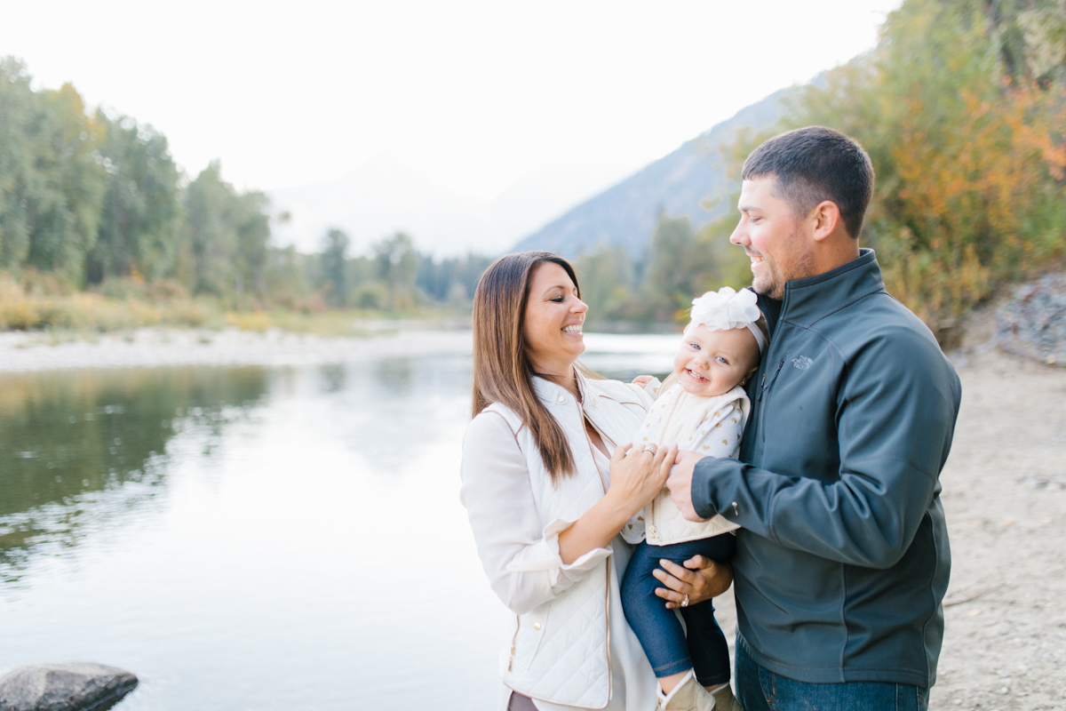 A Beautiful Fall Family Photo Session | What to Wear to Fall Photos | Leavenworth Washington Family Photographer | Emma Rose Company | Gorgeous Sunset Fall Family Portrait Session | Enchantment Park Leavenworth, Washington-11.jpg