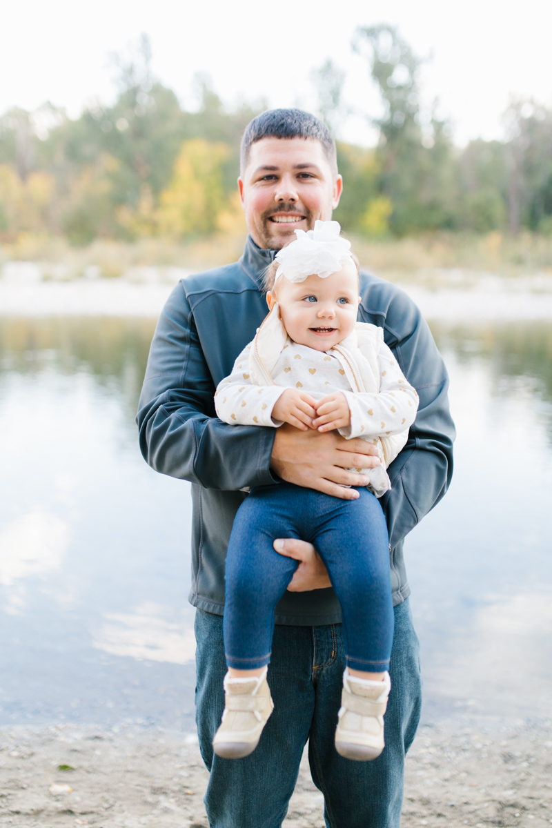 A Beautiful Fall Family Photo Session | What to Wear to Fall Photos | Leavenworth Washington Family Photographer | Emma Rose Company | Gorgeous Sunset Fall Family Portrait Session | Enchantment Park Leavenworth, Washington-20.jpg
