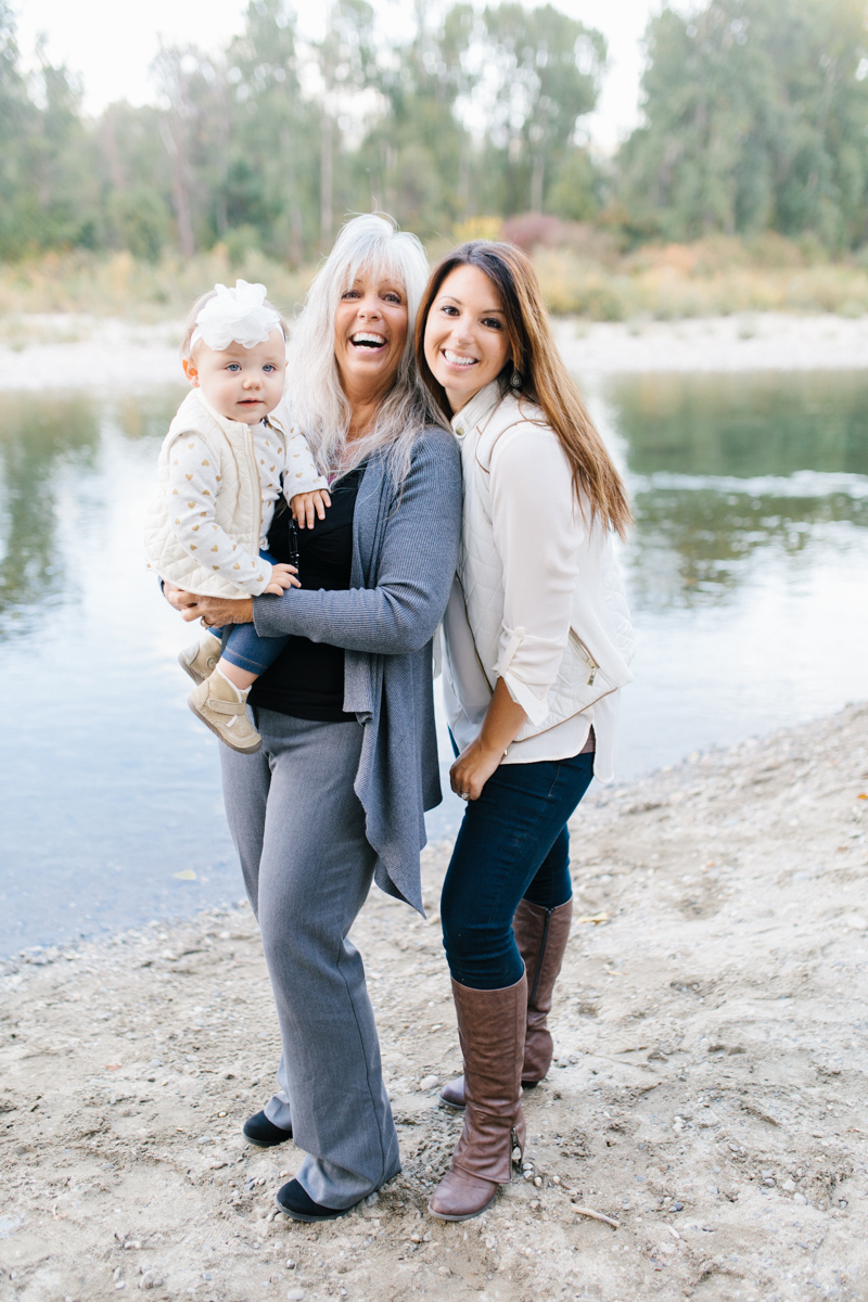 A Beautiful Fall Family Photo Session | What to Wear to Fall Photos | Leavenworth Washington Family Photographer | Emma Rose Company | Gorgeous Sunset Fall Family Portrait Session | Enchantment Park Leavenworth, Washington-26.jpg