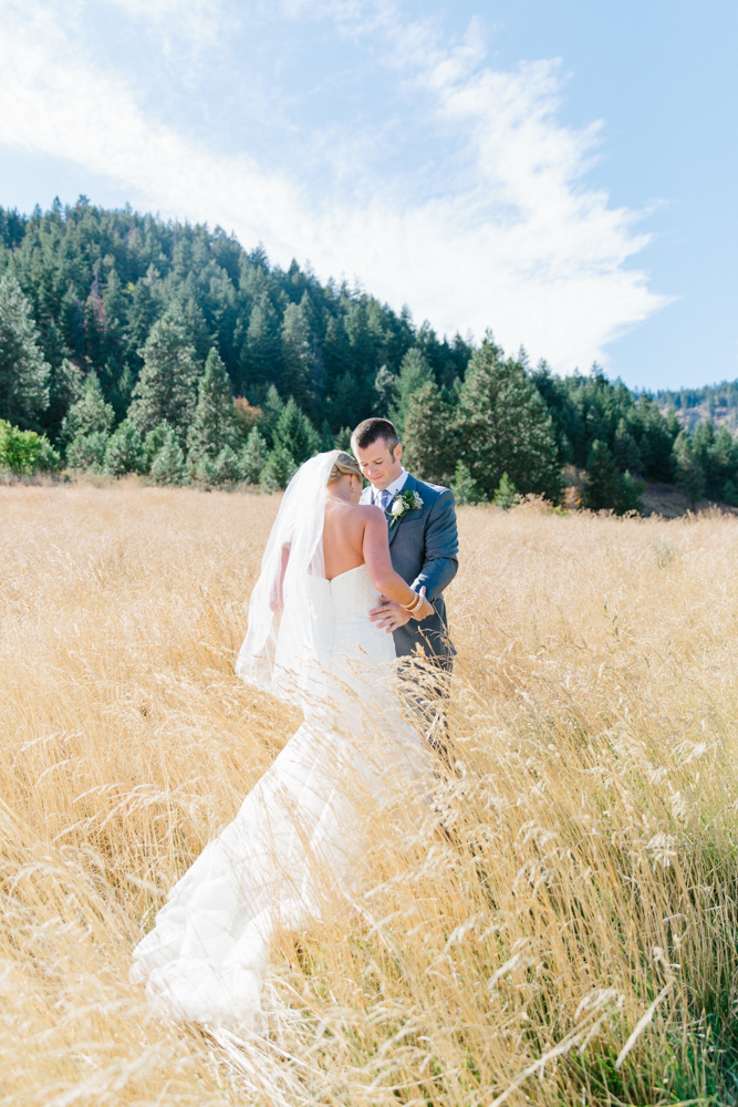 Hampton Hideaway | Wenatchee, Washington | A Fall Blush Wedding | VSCO | Emma Rose Company | Seattle Wedding Photographer Light and Airy | PNW Wedding-10.jpg