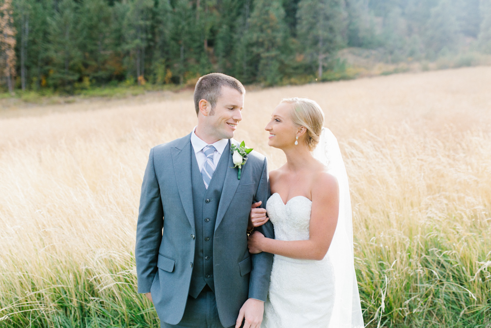 Hampton Hideaway | Wenatchee, Washington | A Fall Blush Wedding | VSCO | Emma Rose Company | Seattle Wedding Photographer Light and Airy | PNW Wedding-30.jpg