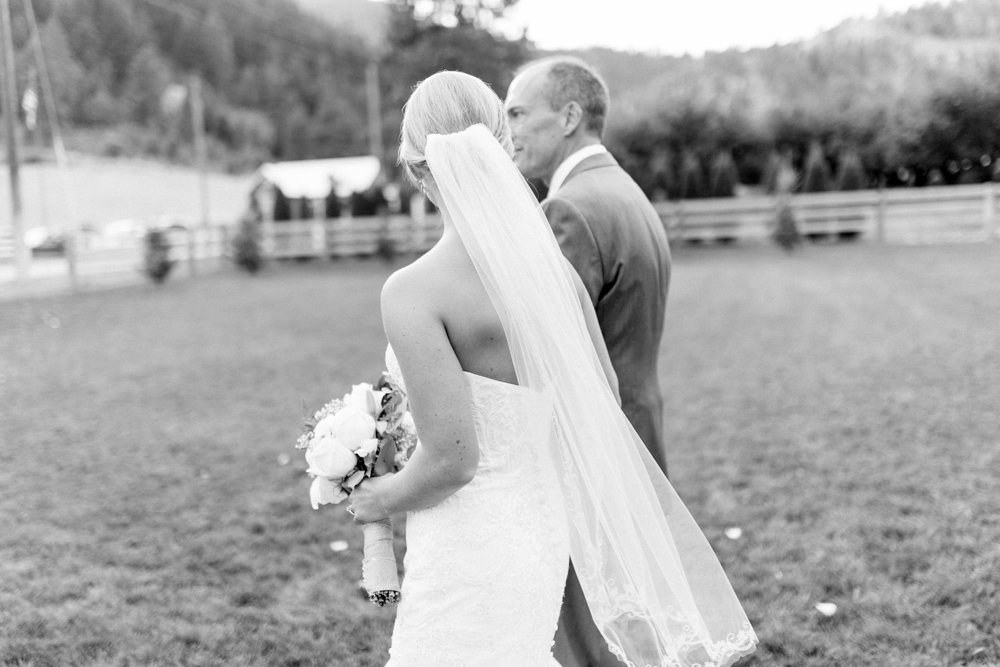 Hampton Hideaway | Wenatchee, Washington | A Fall Blush Wedding | VSCO | Emma Rose Company | Seattle Wedding Photographer Light and Airy | PNW Wedding-37.jpg