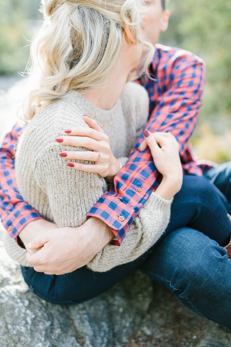 Romantic and Colorful Fall Engagement Session | Sleeping Lady Mountain Resort Leavenworth Wedding | Fall Session | What To Wear To Engagement Session | VSCO | Mountain Pictures