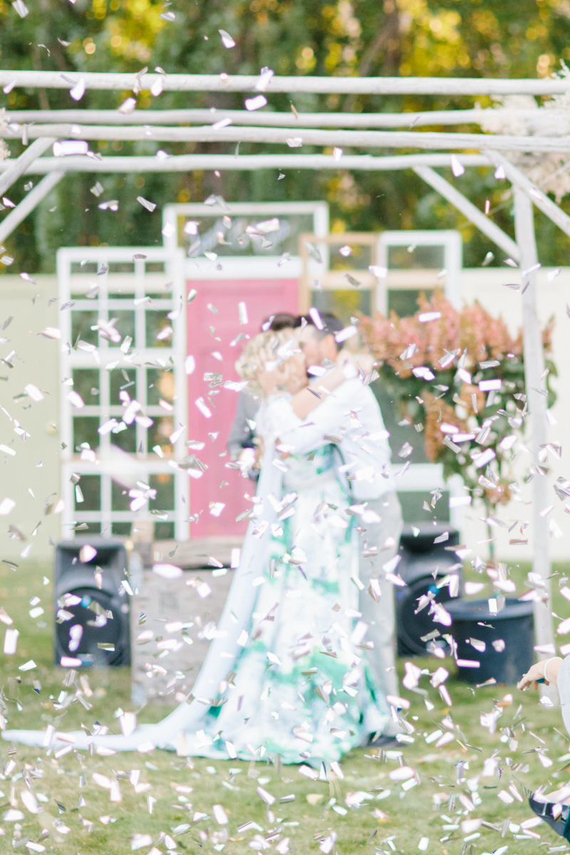 Stunning Fall Washington Wedding | PNW Wedding | Seattle Wedding Photographer Light and Airy | VSCO | Emma Rose Company Photography | Hydrangea Wedding Dress | Wedding Details | Non Traditional Wedding Gown-63.jpg