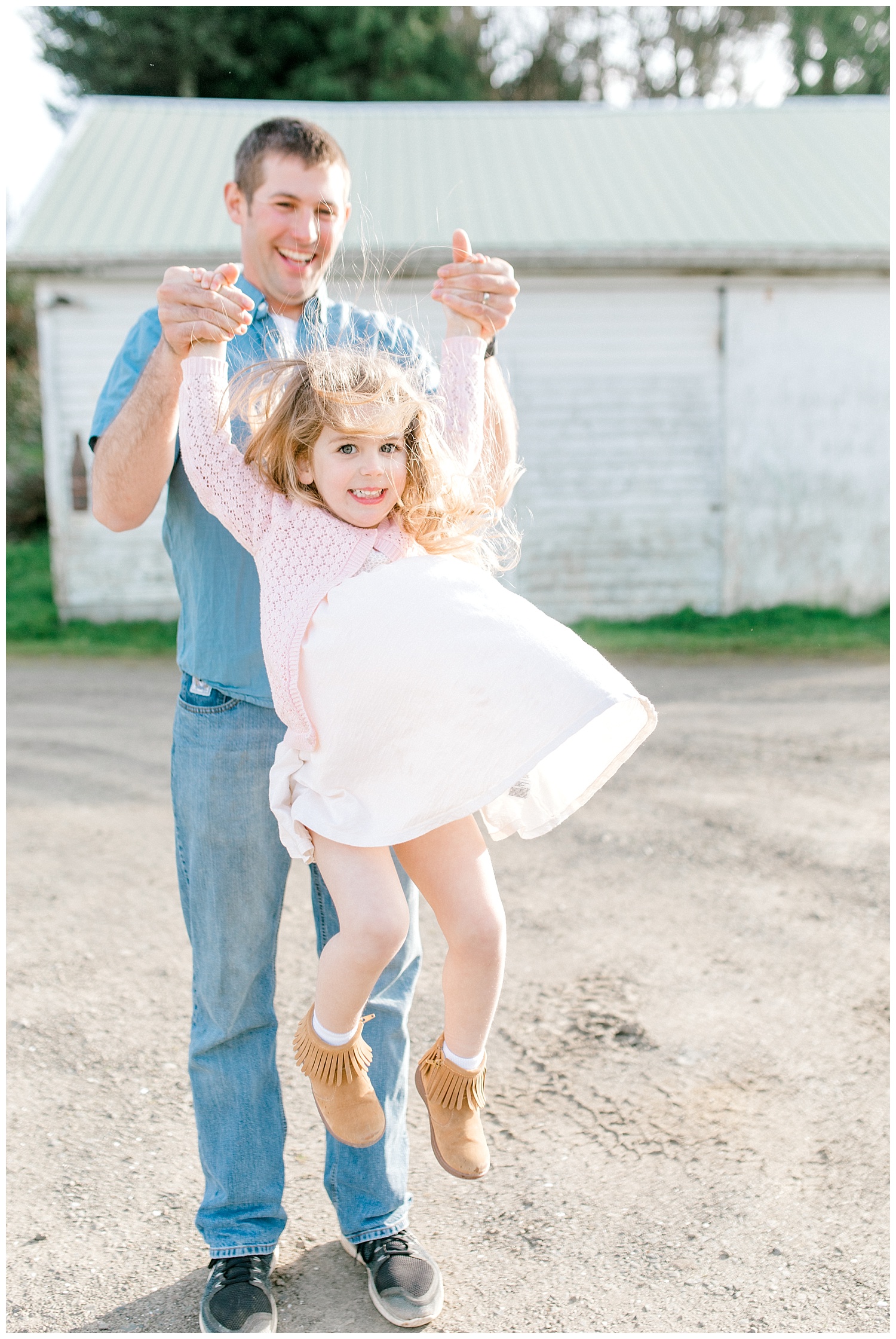 Emma Rose Company Seattle and Portland Wedding and Portrait Photographer | What to Wear for Family Pictures