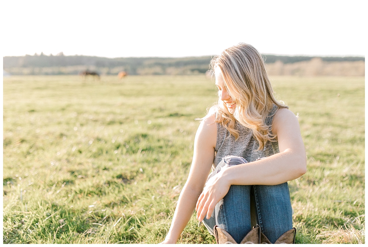 Sunset Senior Session with Horse | Senior Session Inspiration Session | Horse Photo Session | Pacific Northwest Light and Airy Wedding and Portrait Photographer | Emma Rose Company | Kindred Presets Grassy Field.jpg