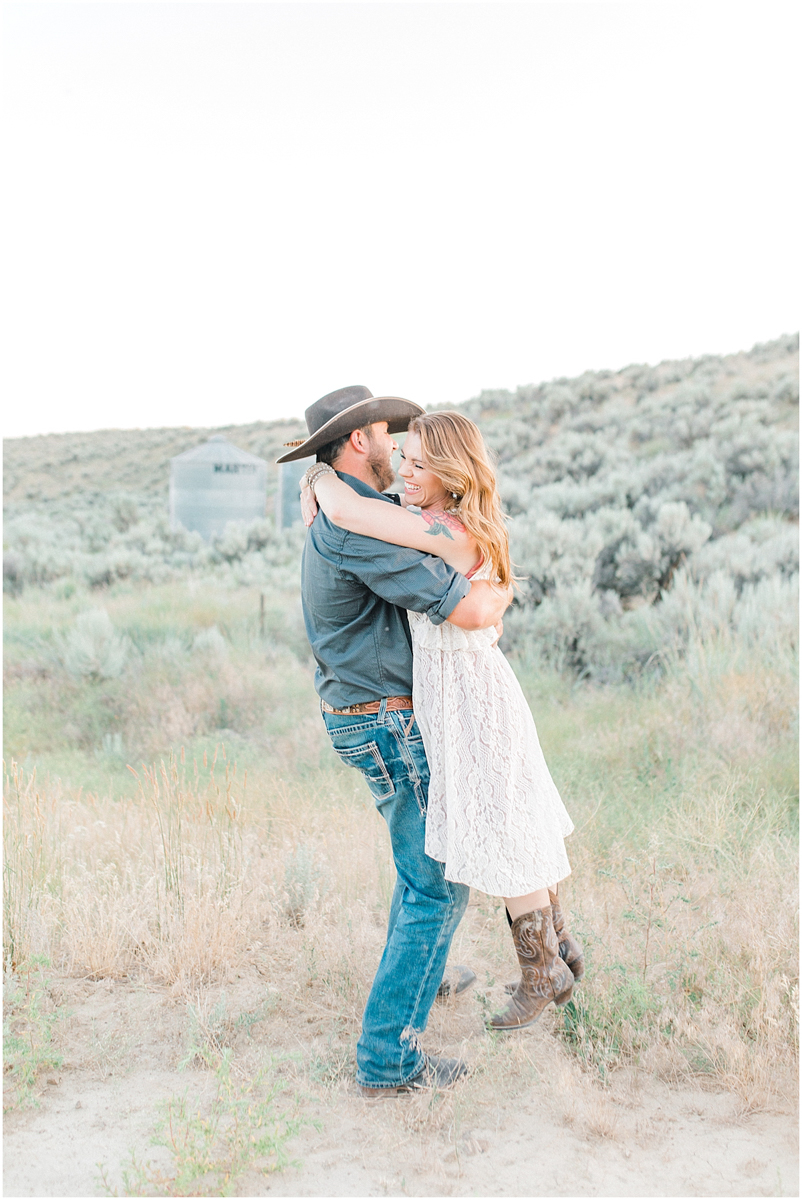 The most perfect family session in the wheat fields of Waterville Washington | Emma Rose Company Family and Portrait Photographer | Wenatchee and Seattle Photographer Light and Airy | What to Wear to Family Pictures | Kindred Presets-92.jpg