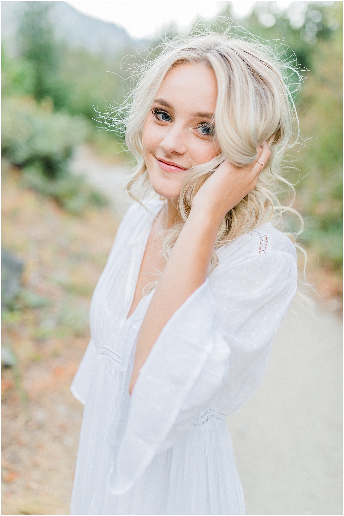 Emma Rose Company | Pacific Northwest Senior Portrait Photographer | Light and Airy Styled Senior Portraits | What to Wear to Senior Pictures | Kindred Presets | Seattle, Wenatchee and Portland Wedding and Portrait Photographer | Emma Rose27.jpg