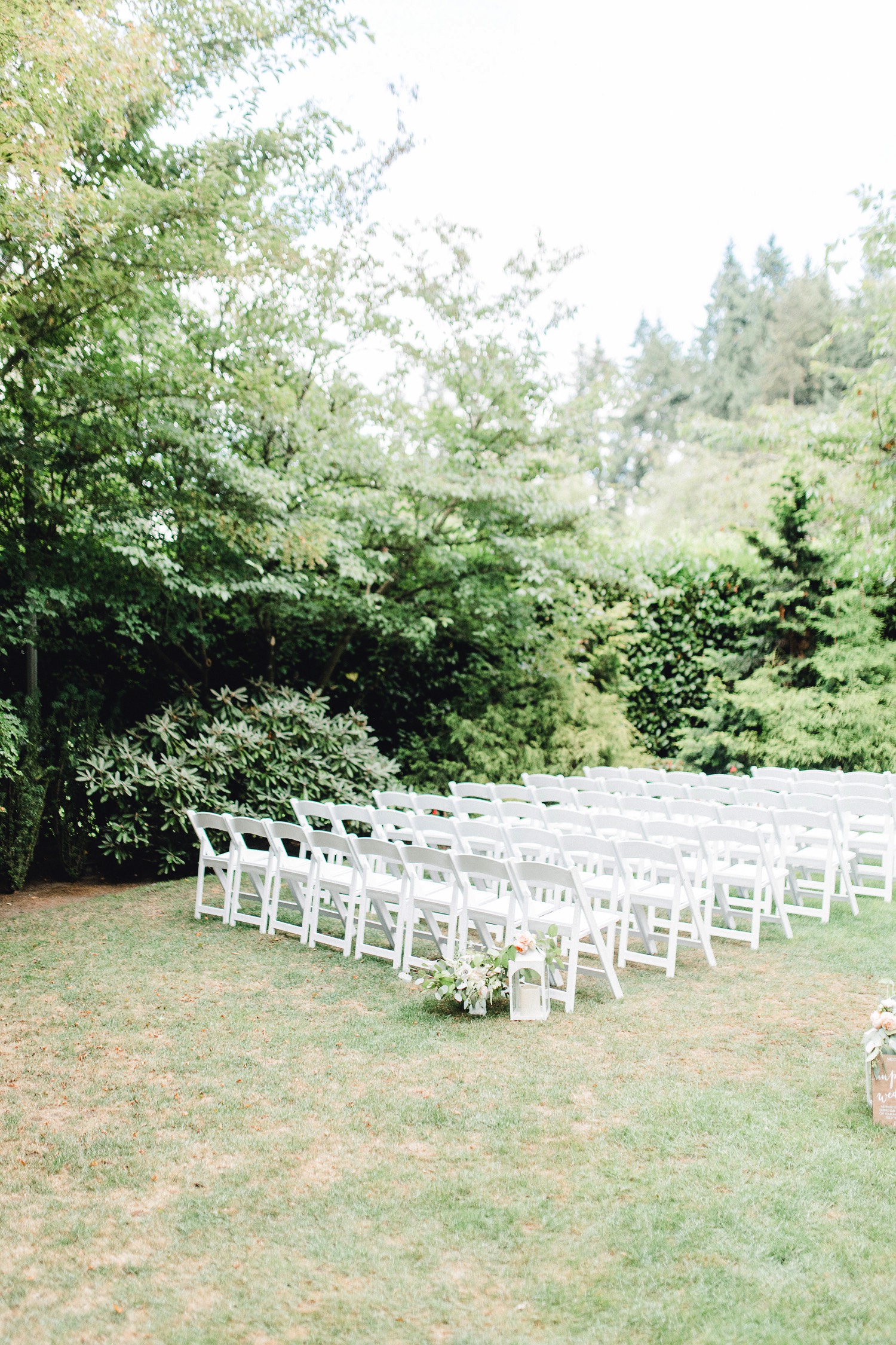 0000000000037_emmarosecompany_katiematt-3176_Photographer_PNW_House_Robinswood_Emma_Light_Company_Airy_Rose_and_Wedding_Seattle.jpg