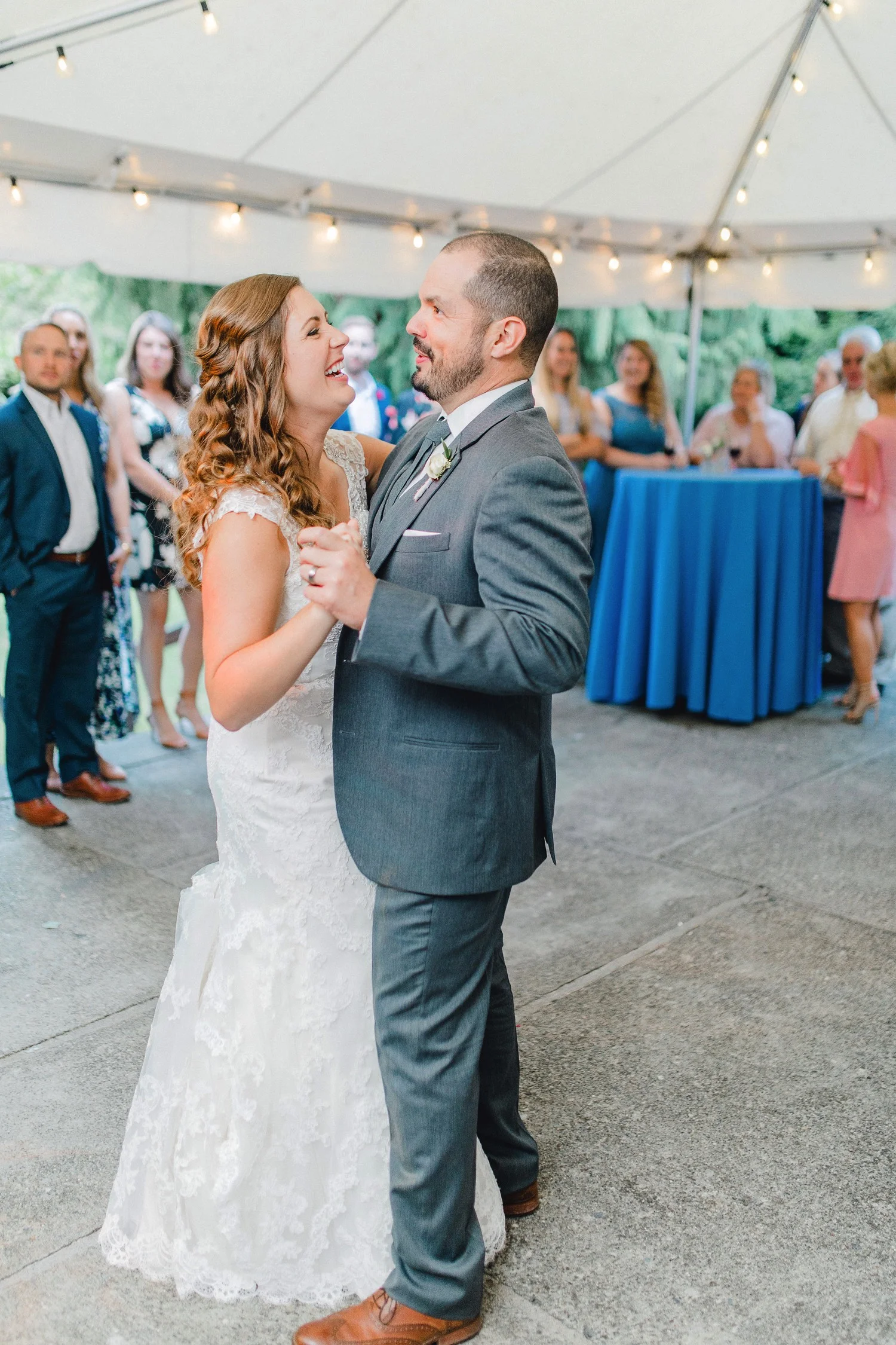 0000000000095_emmarosecompany_katiematt-4428_Photographer_PNW_House_Robinswood_Emma_Light_Company_Airy_Rose_and_Wedding_Seattle.jpg