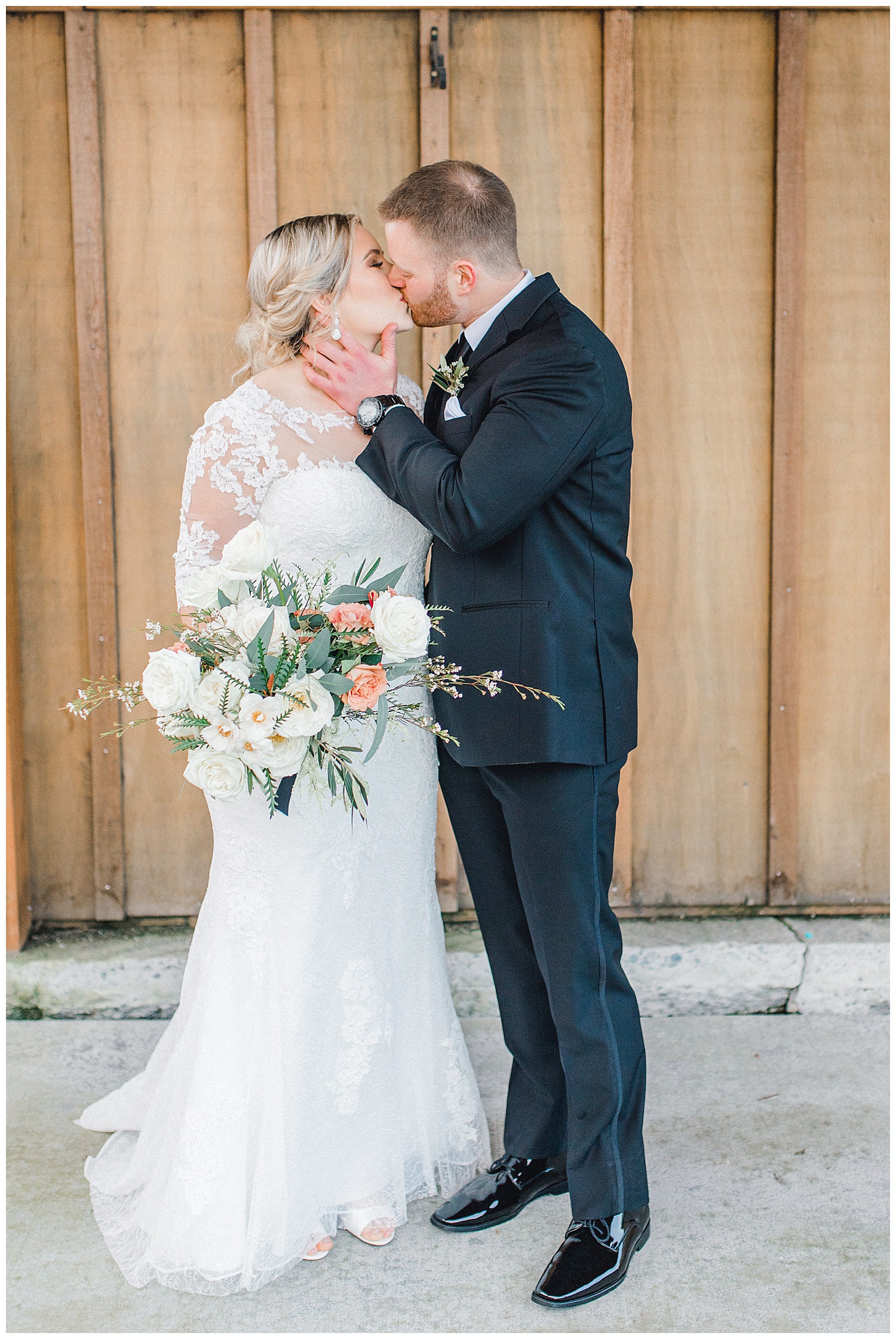 ERC-7154_A beautiful winter wedding in Snohomish, Washington at Thomas Family Farm was simply perfect.  This rustic and modern styled wedding was dripping with romance and photographed by Emma Rose Company, a pacific northwest wedding photographer..jpg