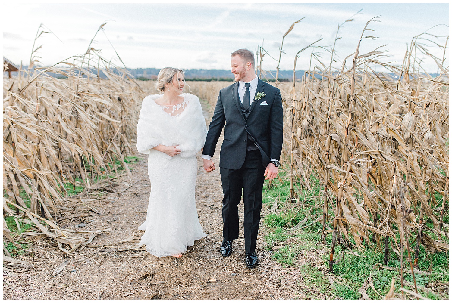 ERC-7490_A beautiful winter wedding in Snohomish, Washington at Thomas Family Farm was simply perfect.  This rustic and modern styled wedding was dripping with romance and photographed by Emma Rose Company, a pacific northwest wedding photographer..jpg