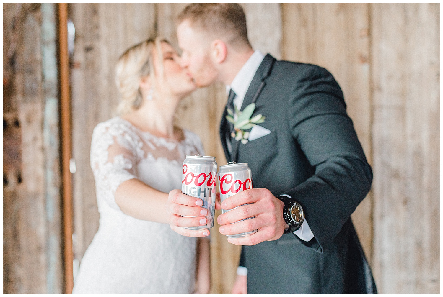 ERC-8013_A beautiful winter wedding in Snohomish, Washington at Thomas Family Farm was simply perfect. This rustic and modern styled wedding was dripping with romance and photographed by Emma Rose Company, a pacific northwest wedding photographer..jpg