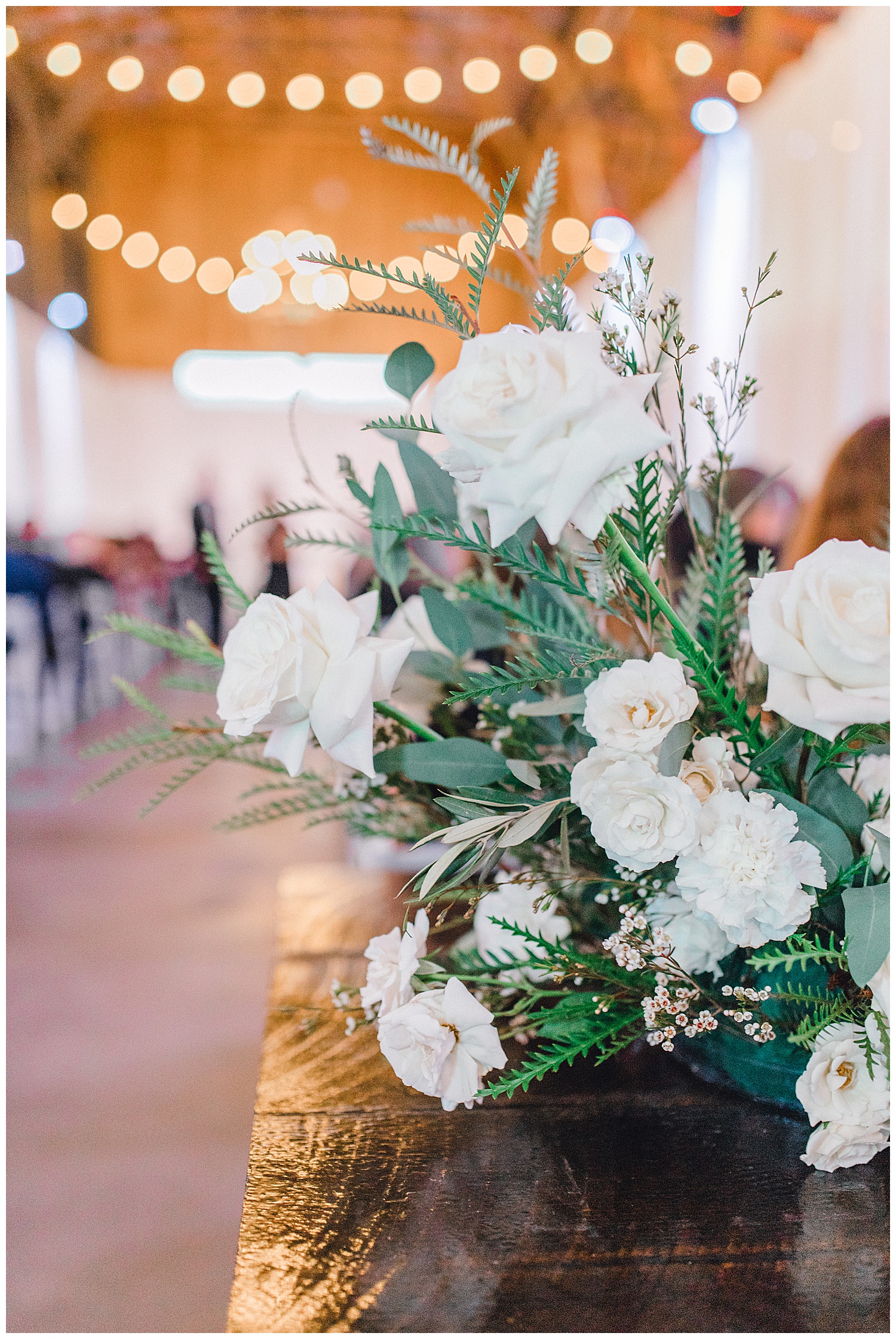 ERC-8213_A beautiful winter wedding in Snohomish, Washington at Thomas Family Farm was simply perfect.  This rustic and modern styled wedding was dripping with romance and photographed by Emma Rose Company, a pacific northwest wedding photographer..jpg