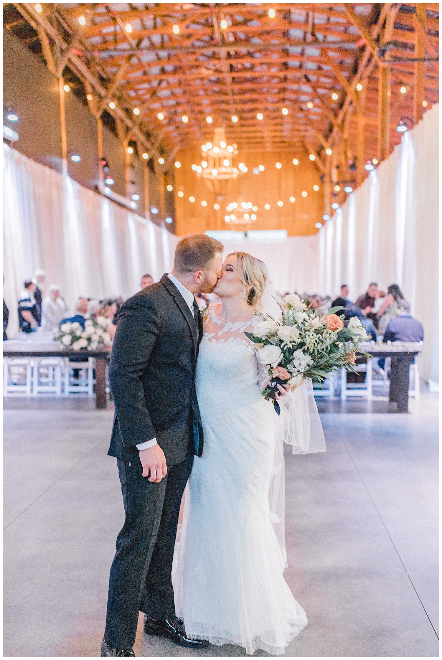 ERC-8438_A beautiful winter wedding in Snohomish, Washington at Thomas Family Farm was simply perfect.  This rustic and modern styled wedding was dripping with romance and photographed by Emma Rose Company, a pacific northwest wedding photographer..jpg