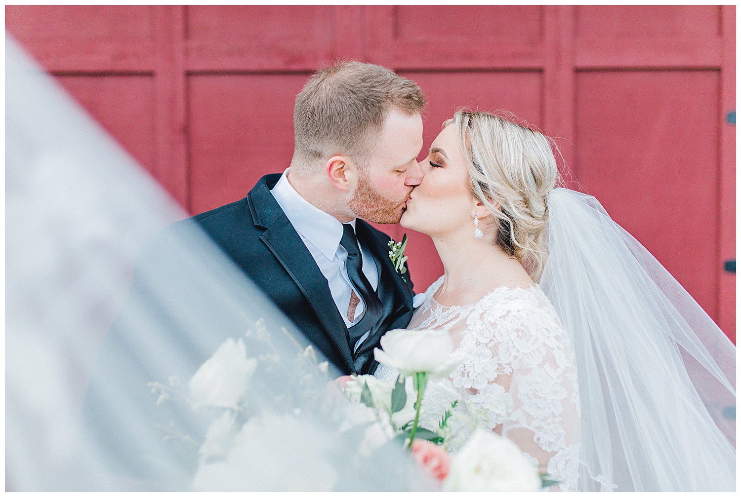 ERC-8511_A beautiful winter wedding in Snohomish, Washington at Thomas Family Farm was simply perfect.  This rustic and modern styled wedding was dripping with romance and photographed by Emma Rose Company, a pacific northwest wedding photographer..jpg