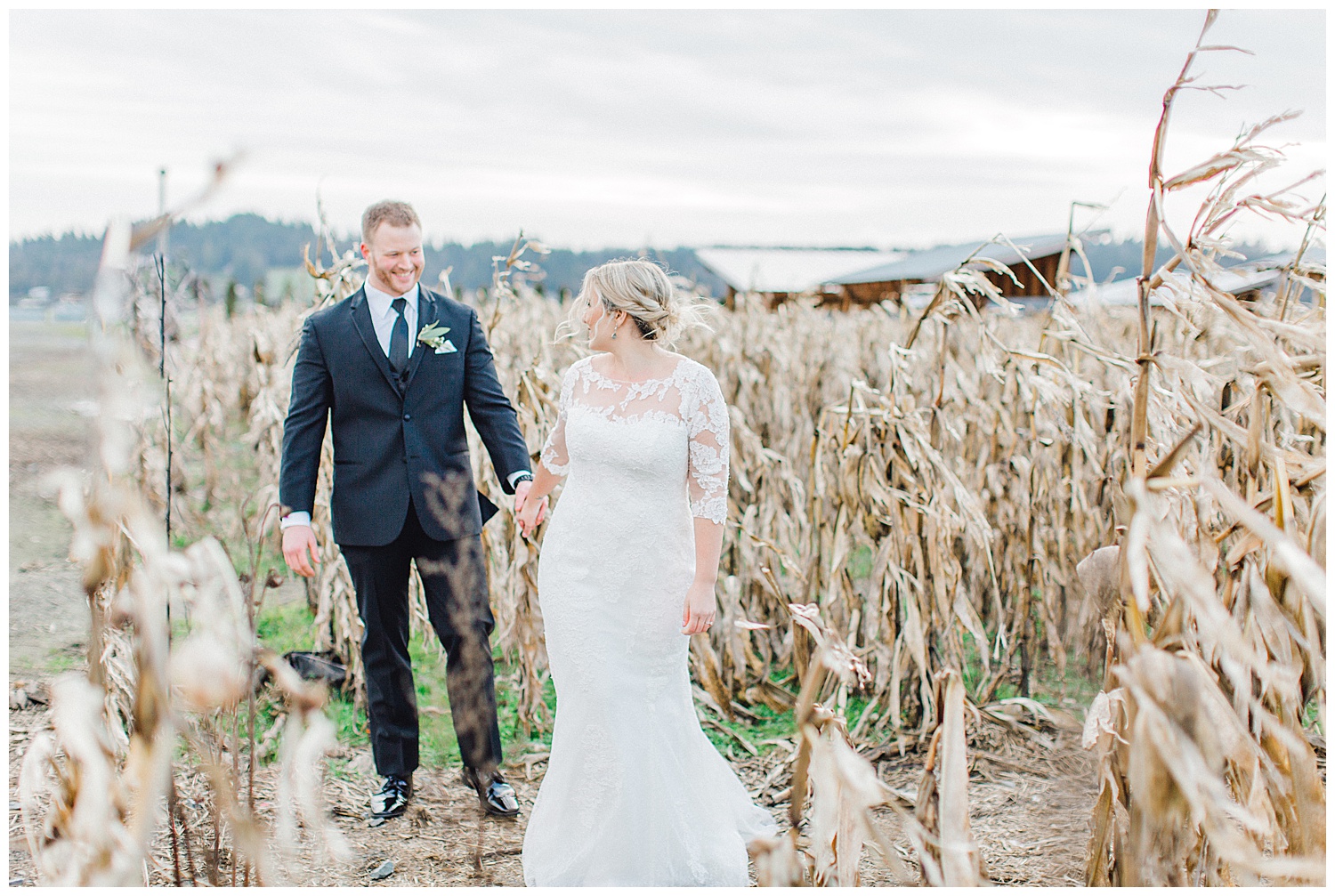 ERC-8931_A beautiful winter wedding in Snohomish, Washington at Thomas Family Farm was simply perfect.  This rustic and modern styled wedding was dripping with romance and photographed by Emma Rose Company, a pacific northwest wedding photographer..jpg