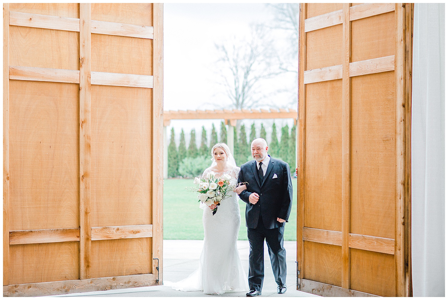 ERC-9060_A beautiful winter wedding in Snohomish, Washington at Thomas Family Farm was simply perfect.  This rustic and modern styled wedding was dripping with romance and photographed by Emma Rose Company, a pacific northwest wedding photographer..jpg