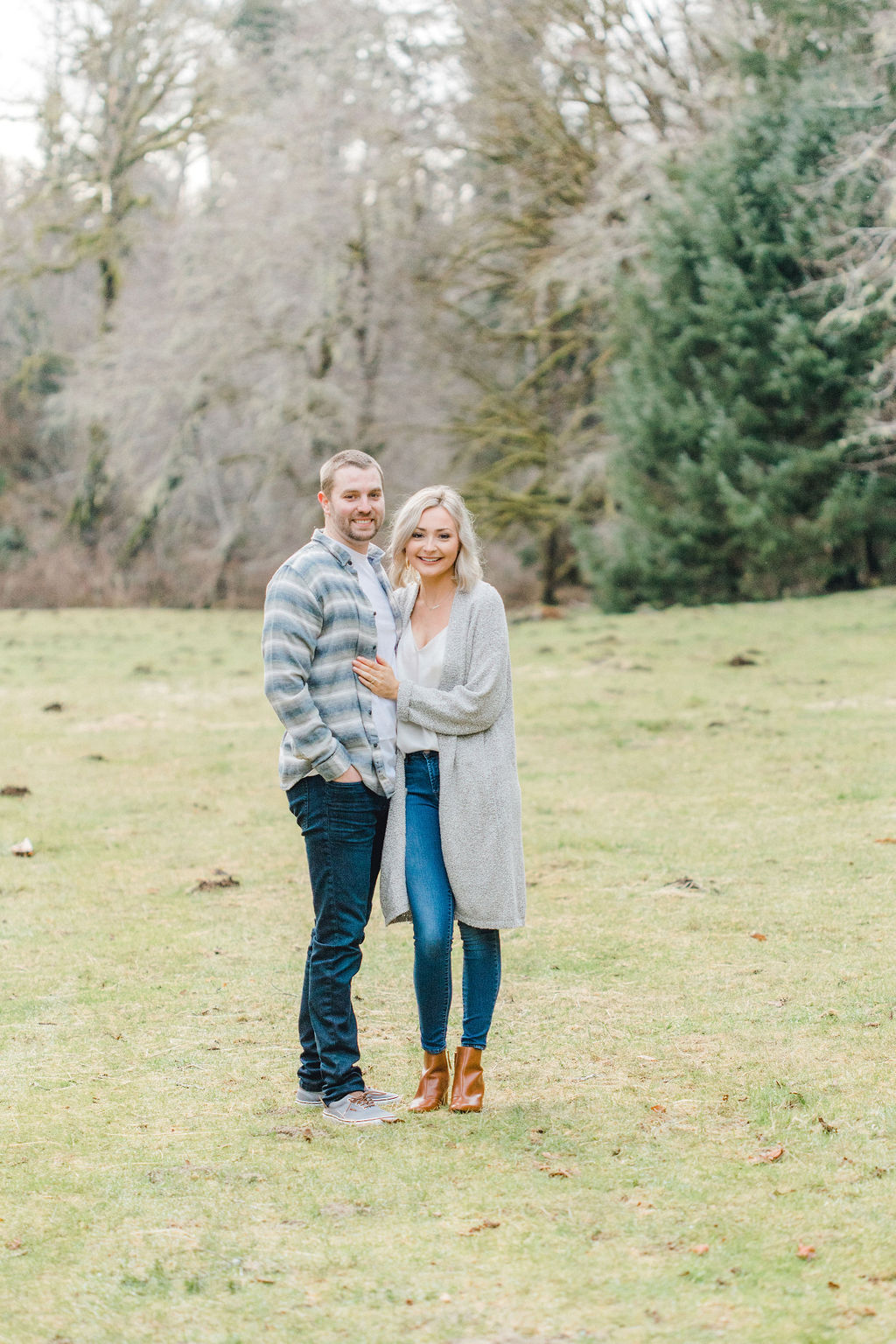 Kalle and Sterling's engagement session in the PNW on Rose Ranch with me here at Emma Rose Company was gorgeous and if you're looking for engagement session inspiration, look no further!