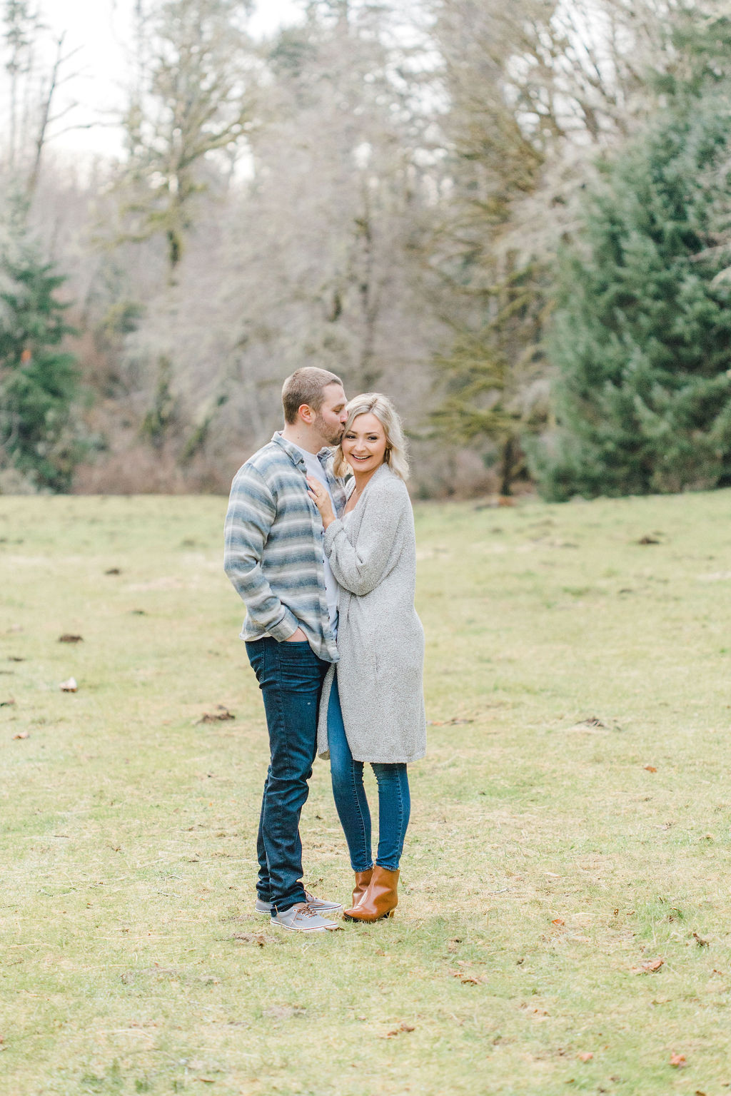 Kalle and Sterling's engagement session in the PNW on Rose Ranch with me here at Emma Rose Company was gorgeous and if you're looking for engagement session inspiration, look no further!