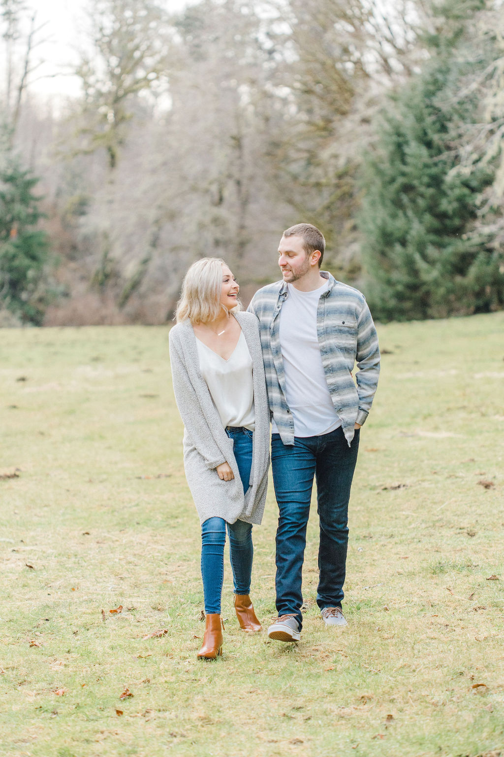 Kalle and Sterling's engagement session in the PNW on Rose Ranch with me here at Emma Rose Company was gorgeous and if you're looking for engagement session inspiration, look no further!