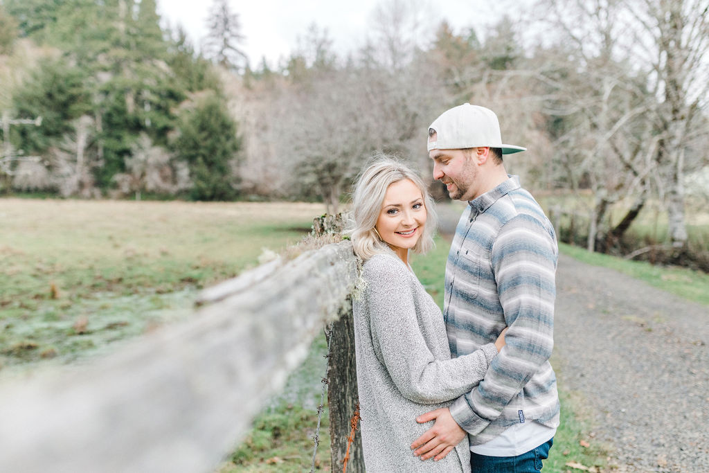 Kalle and Sterling's engagement session in the PNW on Rose Ranch with me here at Emma Rose Company was gorgeous and if you're looking for engagement session inspiration, look no further!