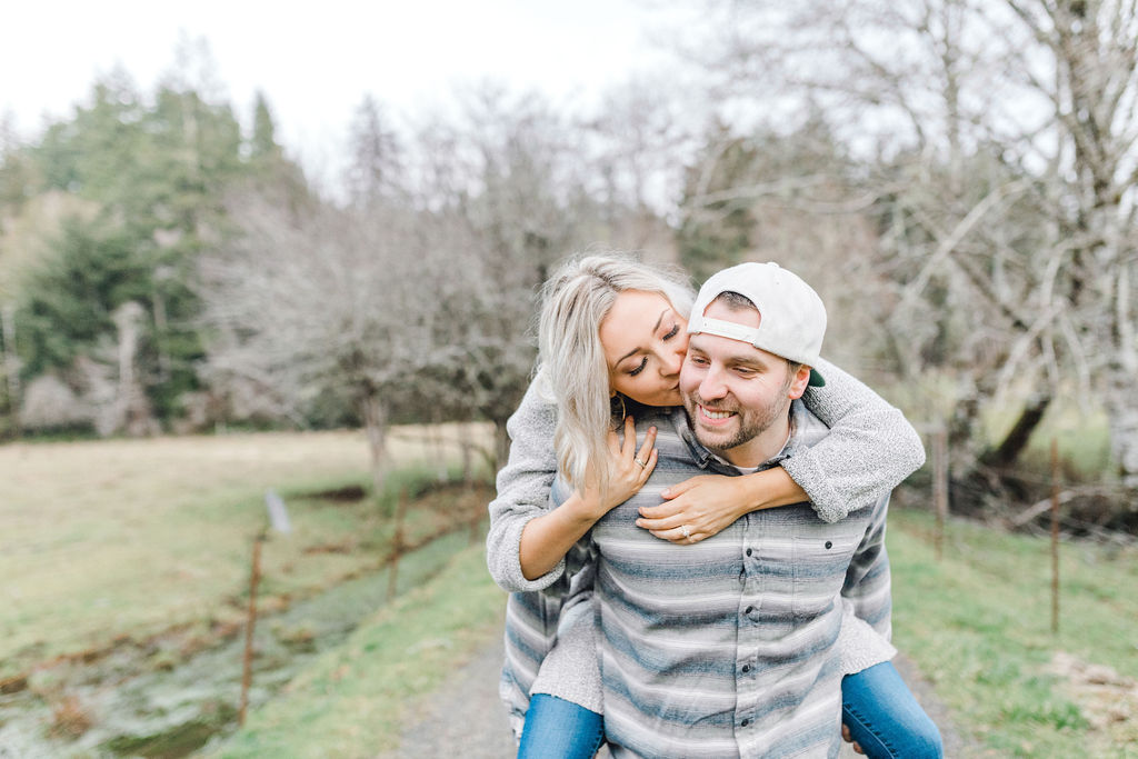 Kalle and Sterling's engagement session in the PNW on Rose Ranch with me here at Emma Rose Company was gorgeous and if you're looking for engagement session inspiration, look no further!