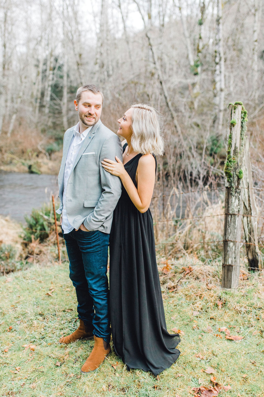 Kalle and Sterling's engagement session in the PNW on Rose Ranch with me here at Emma Rose Company was gorgeous and if you're looking for engagement session inspiration, look no further!