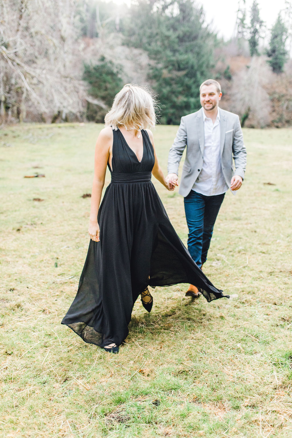 Kalle and Sterling's engagement session in the PNW on Rose Ranch with me here at Emma Rose Company was gorgeous and if you're looking for engagement session inspiration, look no further!