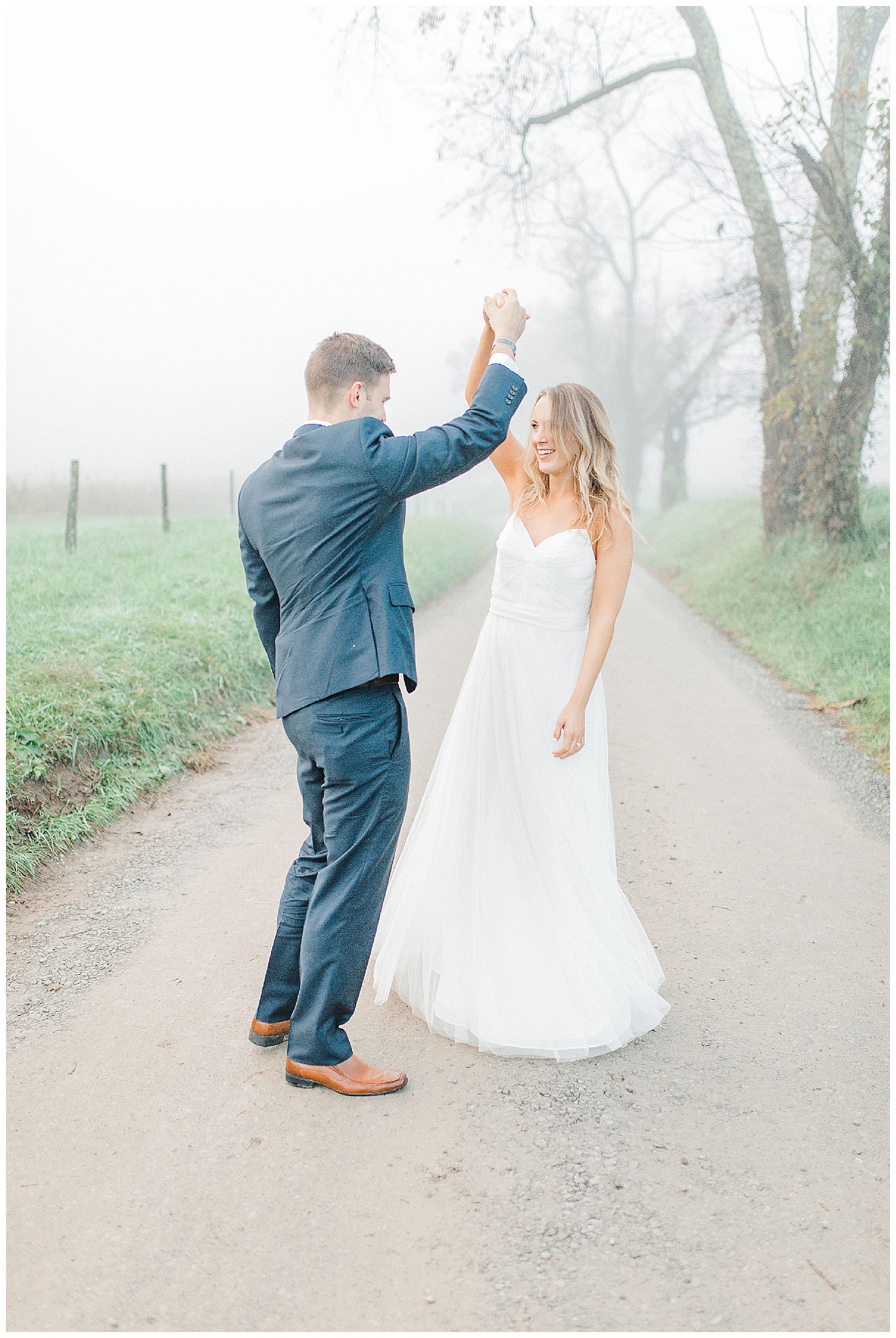 Emma Rose Company recently got to travel all the way to Nashville to photograph the most beautiful post-wedding bride and groom portraits in the Great Smoky Mountains with a gorgeous couple! Nashville wedding inspiration at it's finest._0002.jpg