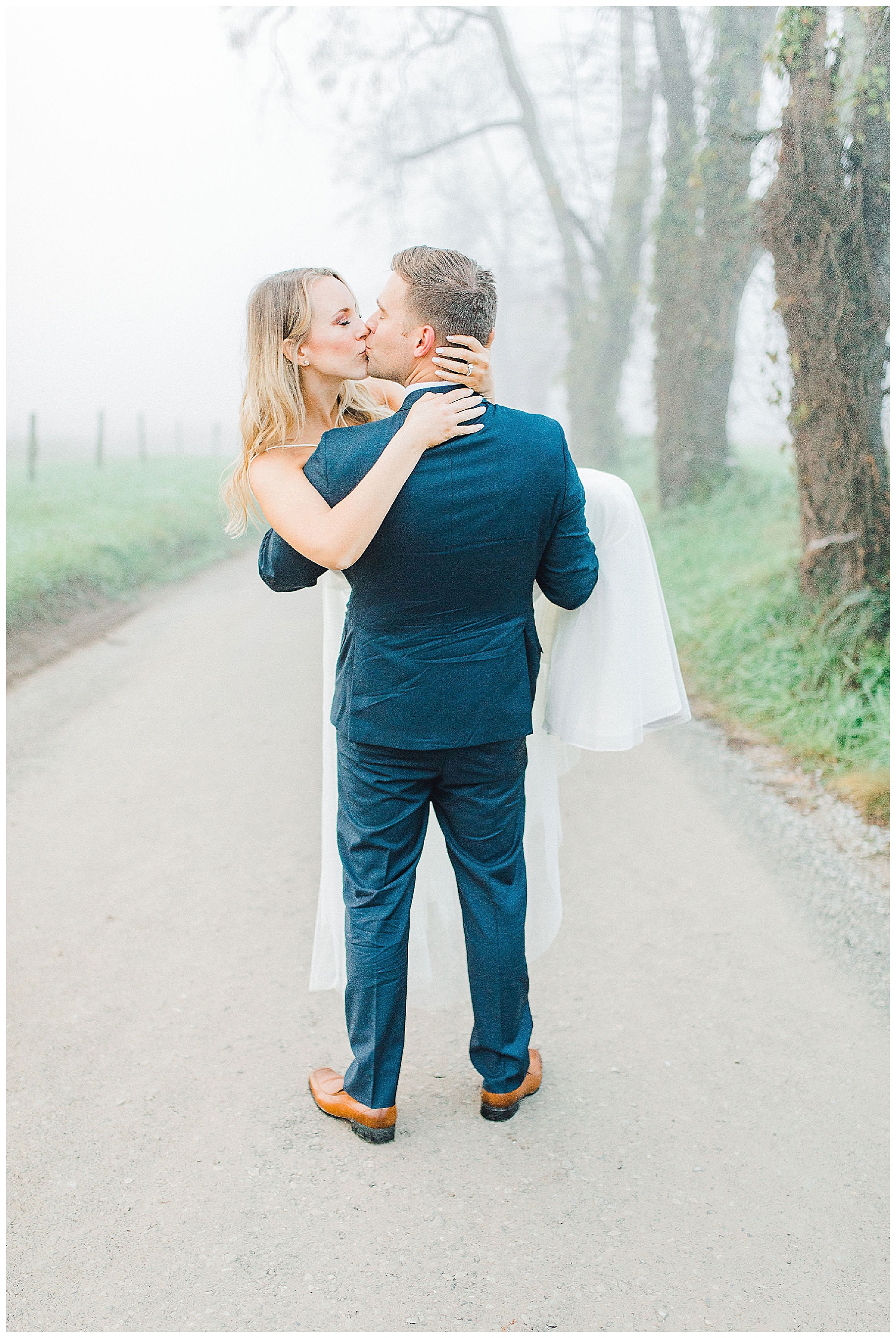 Emma Rose Company recently got to travel all the way to Nashville to photograph the most beautiful post-wedding bride and groom portraits in the Great Smoky Mountains with a gorgeous couple! Nashville wedding inspiration at it's finest._0010.jpg