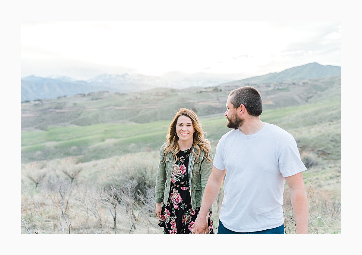 Pacific Northwest Engagement Session in the Sagebrush with Emma Rose Company who is a light and airy wedding photographer based in Seattle, Washington_0025.jpg