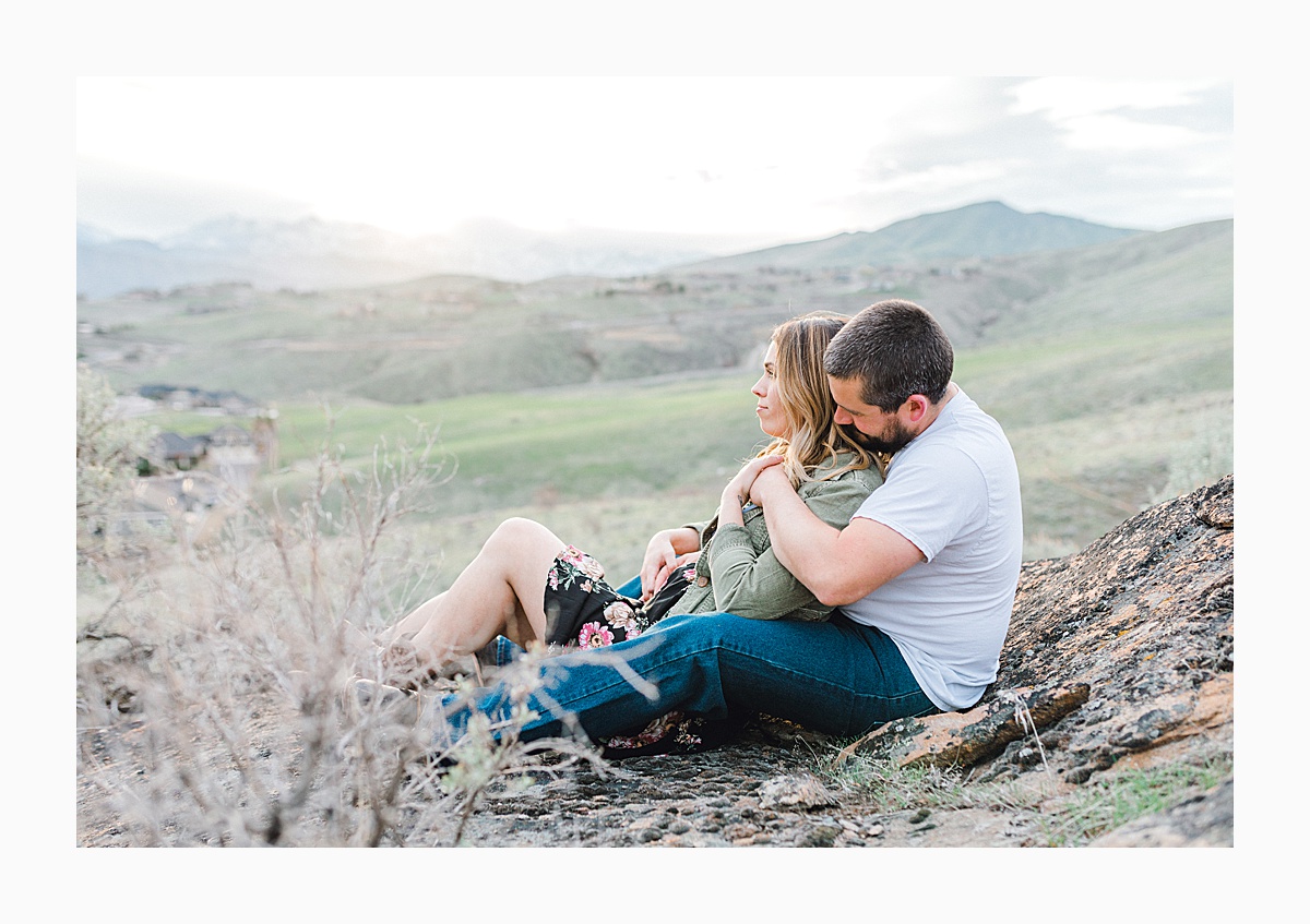 Pacific Northwest Engagement Session in the Sagebrush with Emma Rose Company who is a light and airy wedding photographer based in Seattle, Washington_0027.jpg