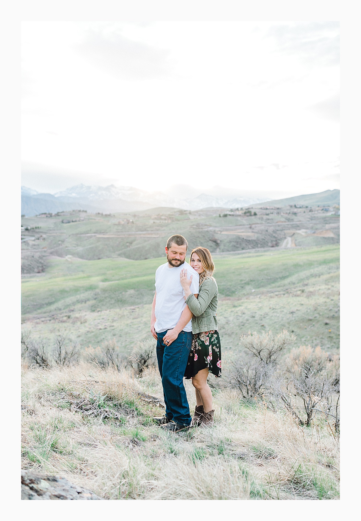 Pacific Northwest Engagement Session in the Sagebrush with Emma Rose Company who is a light and airy wedding photographer based in Seattle, Washington_0028.jpg