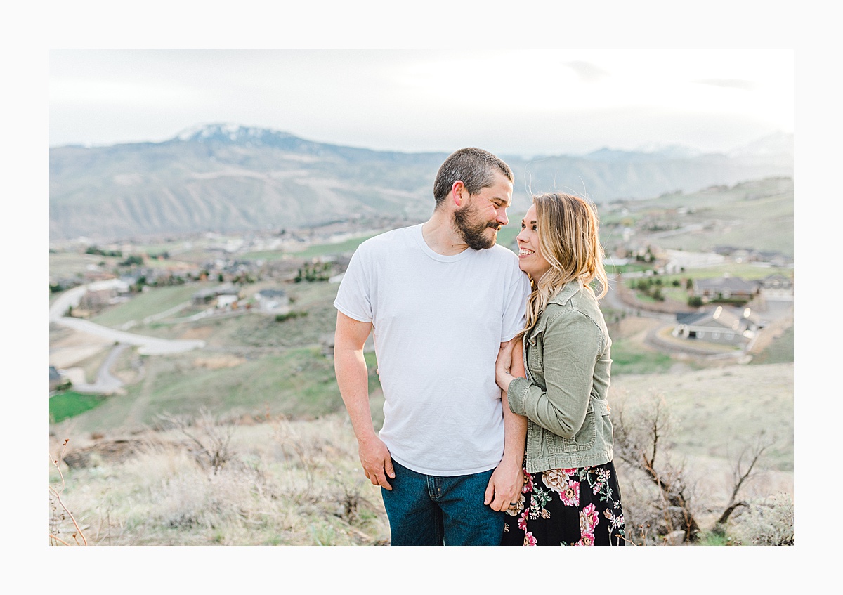 Pacific Northwest Engagement Session in the Sagebrush with Emma Rose Company who is a light and airy wedding photographer based in Seattle, Washington_0032.jpg