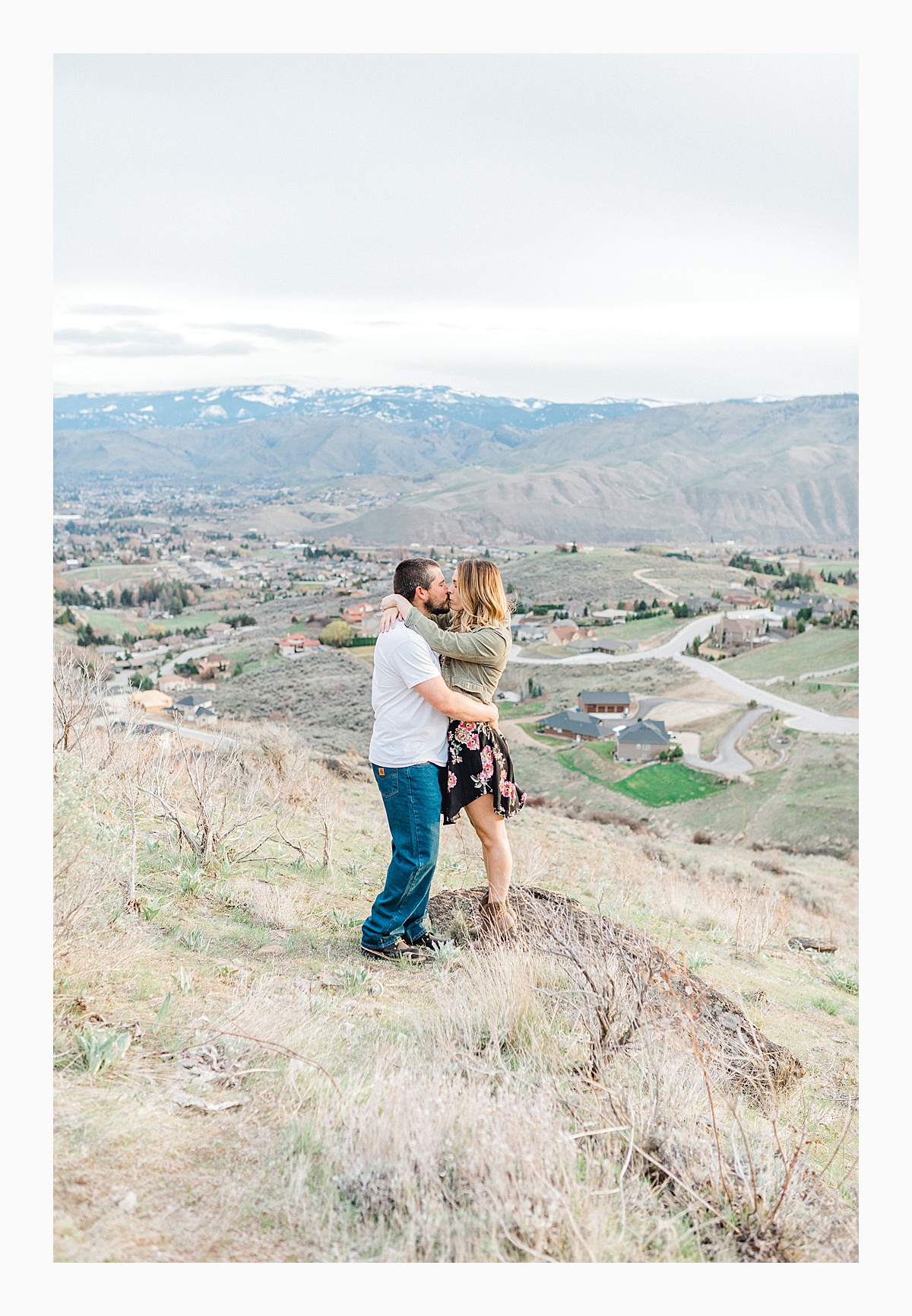 Pacific Northwest Engagement Session in the Sagebrush with Emma Rose Company who is a light and airy wedding photographer based in Seattle, Washington_0035.jpg