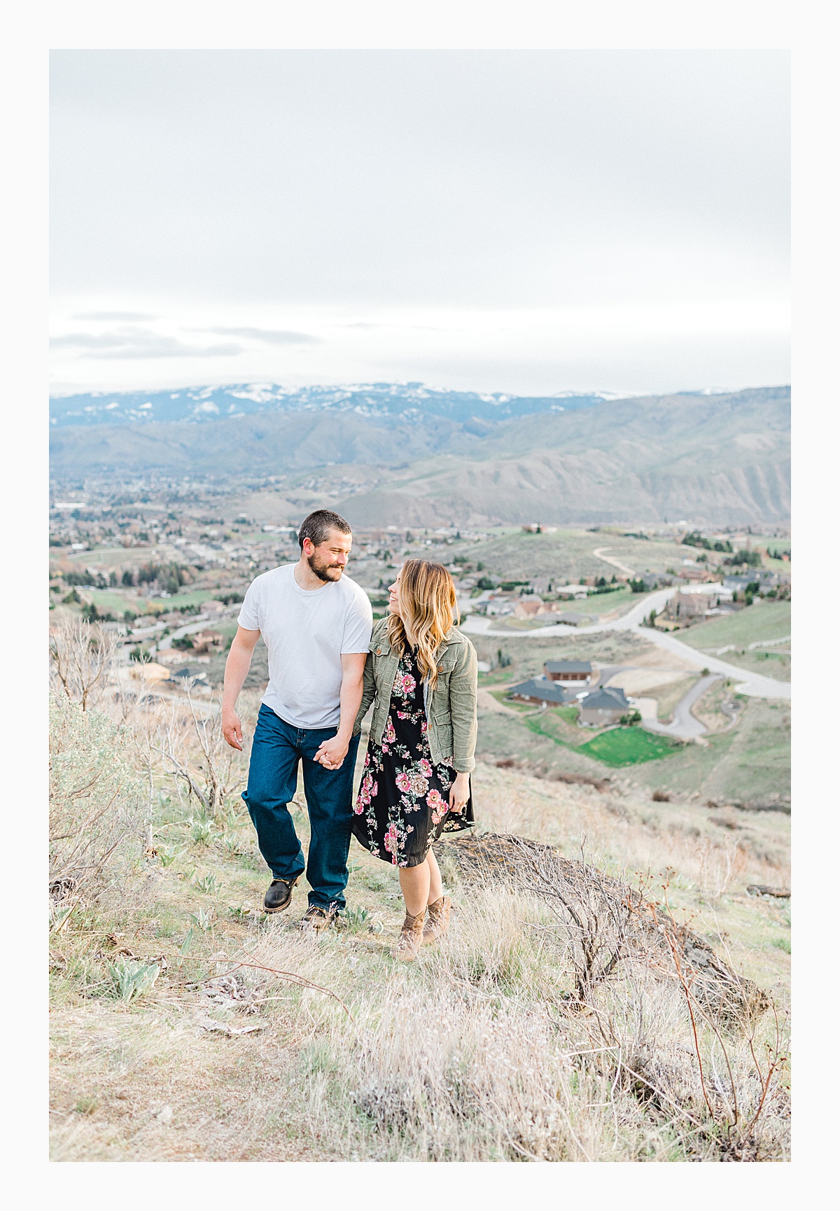 Pacific Northwest Engagement Session in the Sagebrush with Emma Rose Company who is a light and airy wedding photographer based in Seattle, Washington_0042.jpg