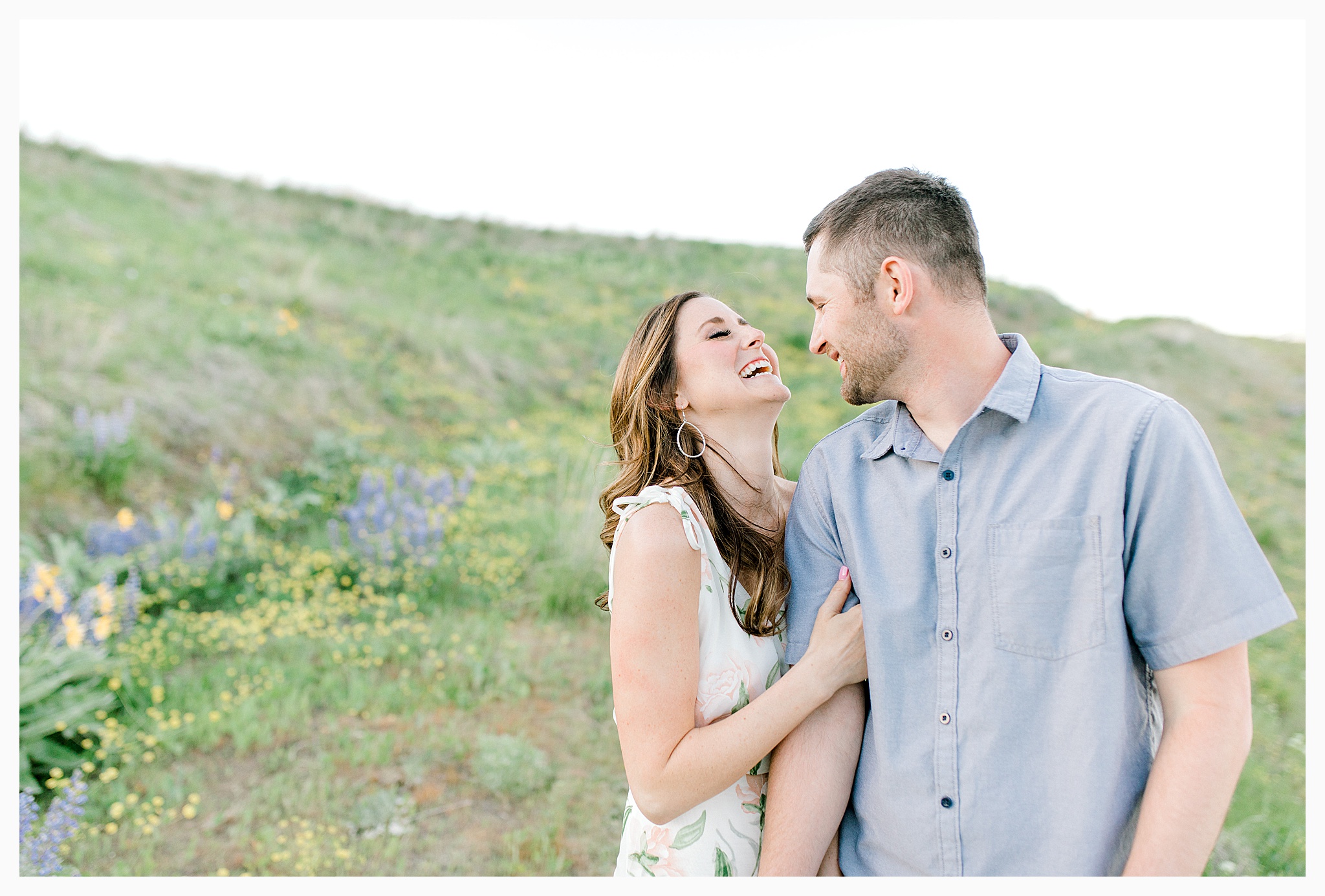 Engagement session amongst the wildflowers in Wenatchee, Washington | Engagement Session Outfit Inspiration for Wedding Photography with Emma Rose Company | Light and Airy PNW Photographer, Seattle Bride_0005.jpg
