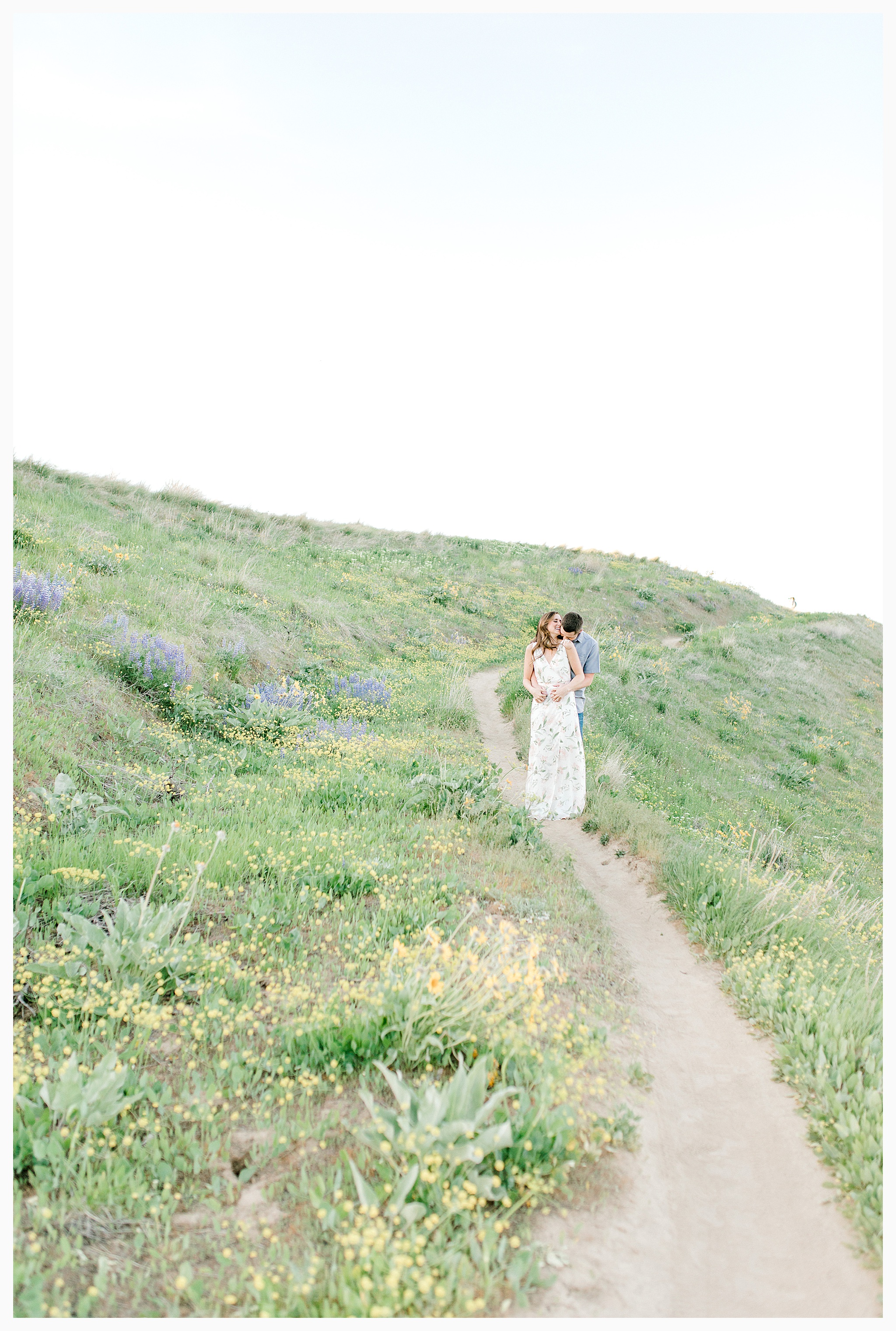 Engagement session amongst the wildflowers in Wenatchee, Washington | Engagement Session Outfit Inspiration for Wedding Photography with Emma Rose Company | Light and Airy PNW Photographer, Seattle Bride_0006.jpg