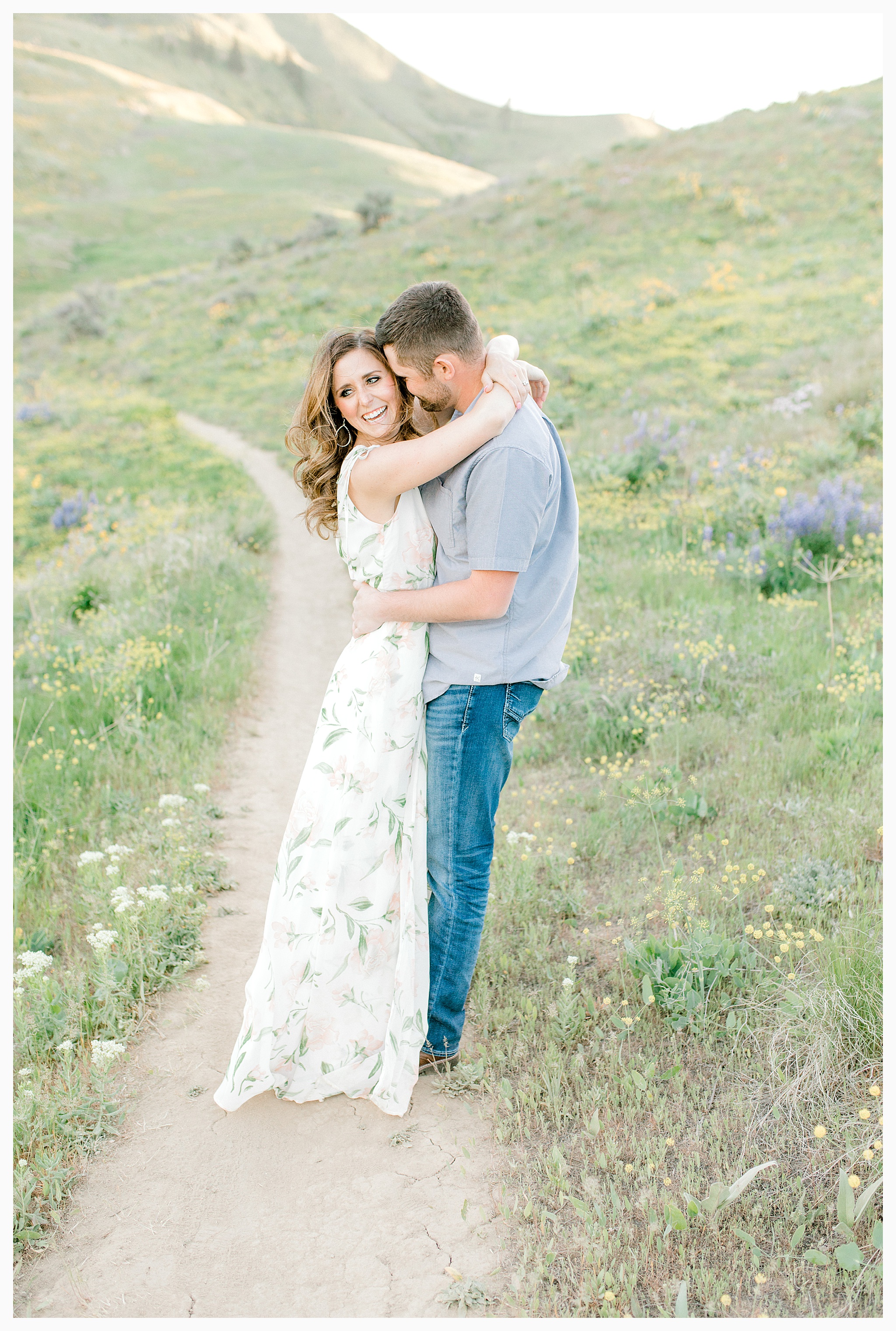 Engagement session amongst the wildflowers in Wenatchee, Washington | Engagement Session Outfit Inspiration for Wedding Photography with Emma Rose Company | Light and Airy PNW Photographer, Seattle Bride_0010.jpg