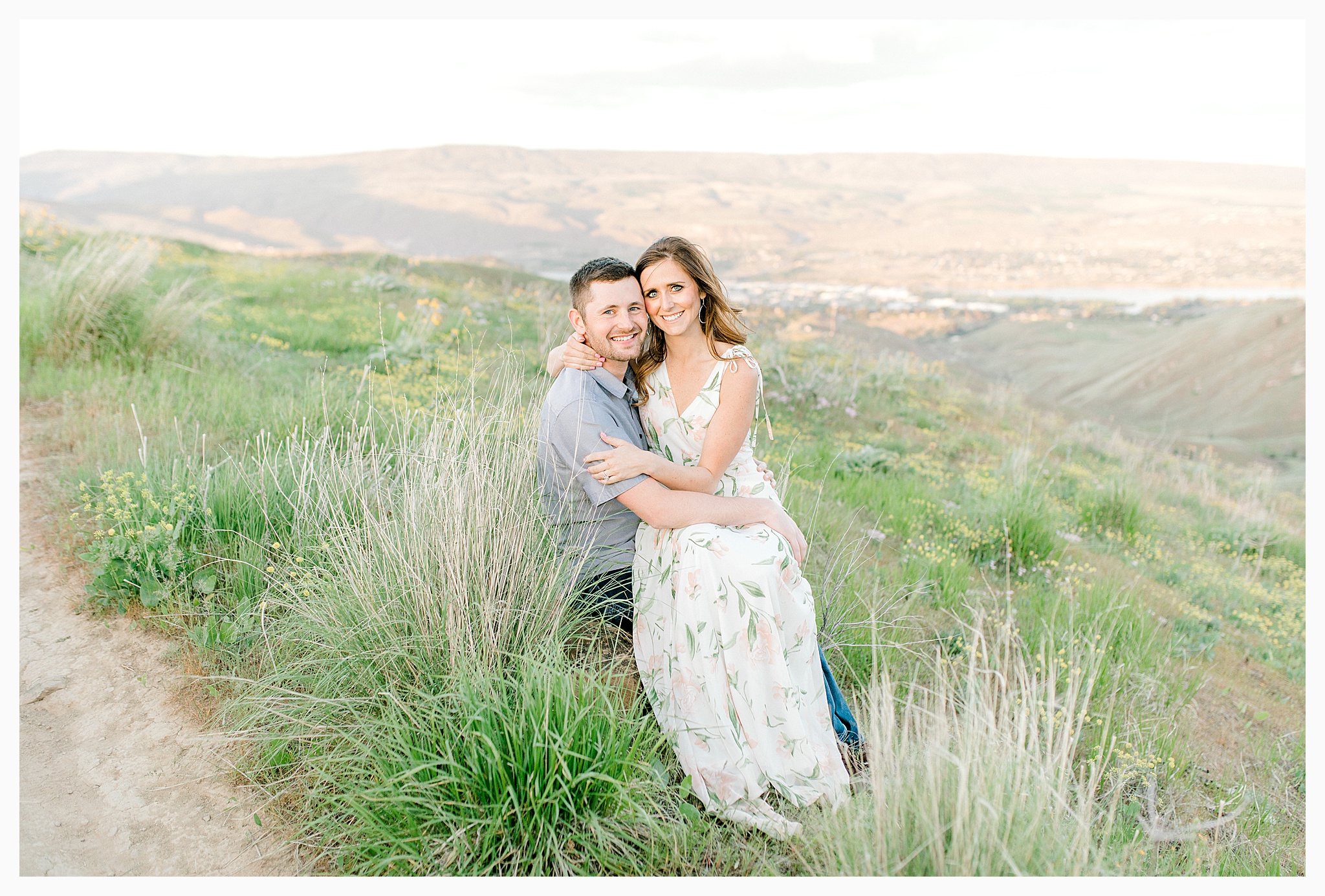 Engagement session amongst the wildflowers in Wenatchee, Washington | Engagement Session Outfit Inspiration for Wedding Photography with Emma Rose Company | Light and Airy PNW Photographer, Seattle Bride_0018.jpg
