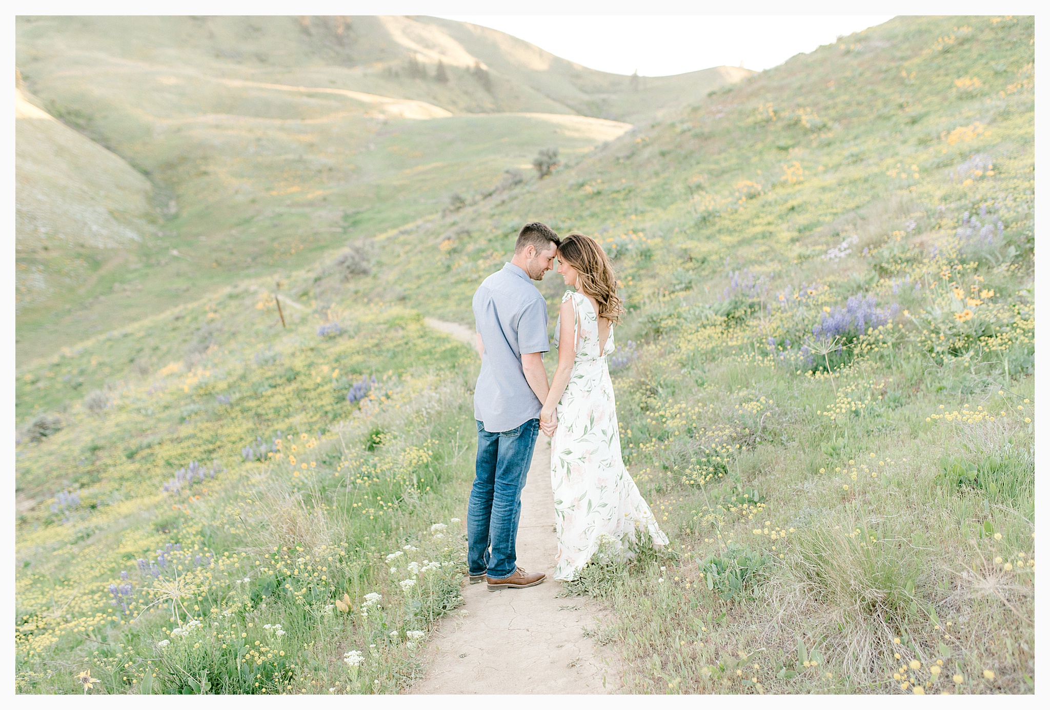 Engagement session amongst the wildflowers in Wenatchee, Washington | Engagement Session Outfit Inspiration for Wedding Photography with Emma Rose Company | Light and Airy PNW Photographer, Seattle Bride_0019.jpg