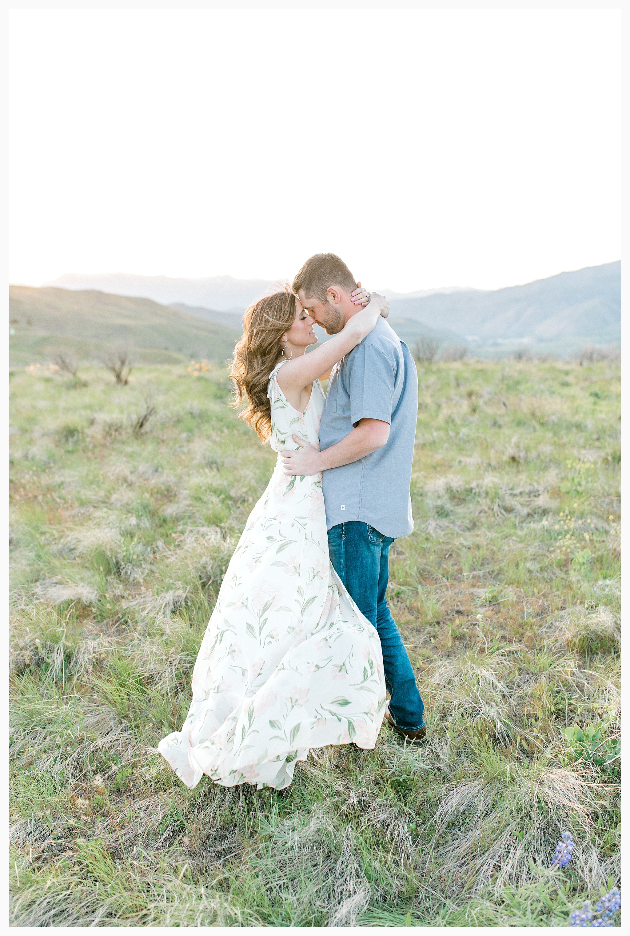 Engagement session amongst the wildflowers in Wenatchee, Washington | Engagement Session Outfit Inspiration for Wedding Photography with Emma Rose Company | Light and Airy PNW Photographer, Seattle Bride_0025.jpg