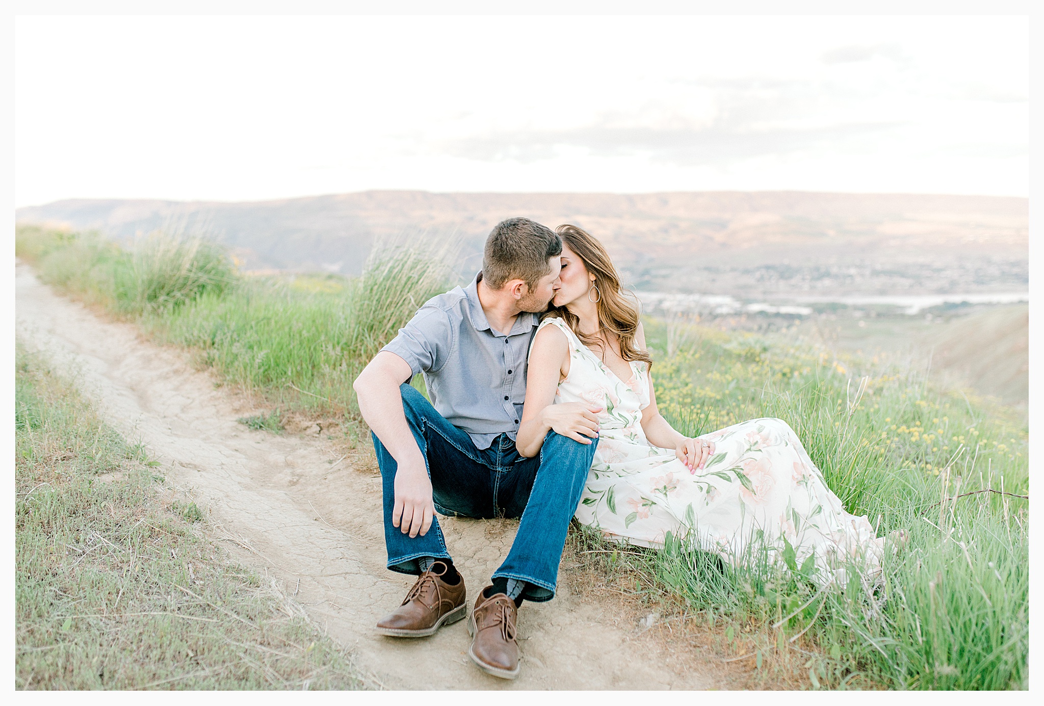 Engagement session amongst the wildflowers in Wenatchee, Washington | Engagement Session Outfit Inspiration for Wedding Photography with Emma Rose Company | Light and Airy PNW Photographer, Seattle Bride_0031.jpg