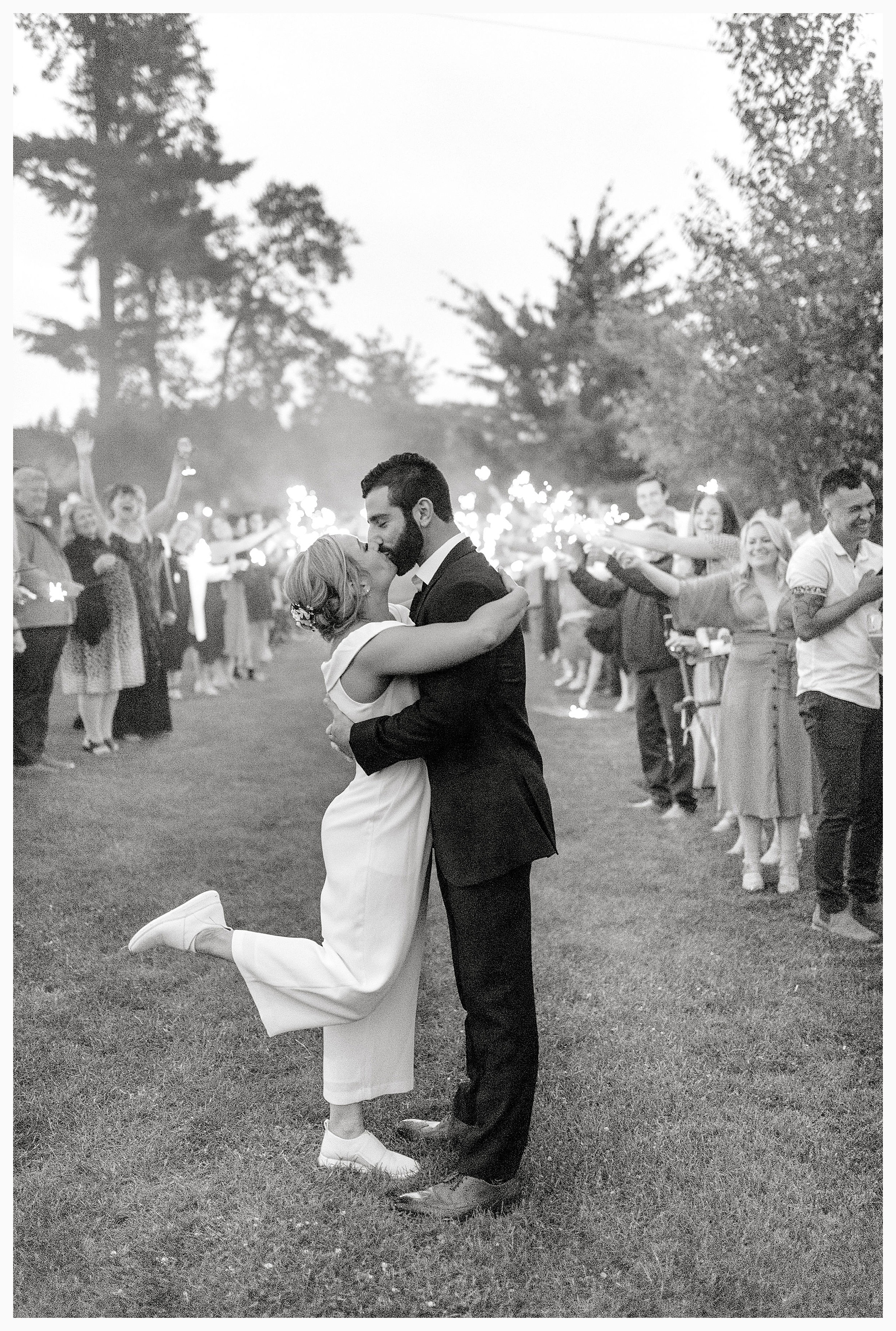 The Aerie at Eagle Landing Portland, Oregon Wedding Day, Light and Airy on a Stormy Pacific Northwest Day, Emma Rose Company, PDX Photographer_0112.jpg