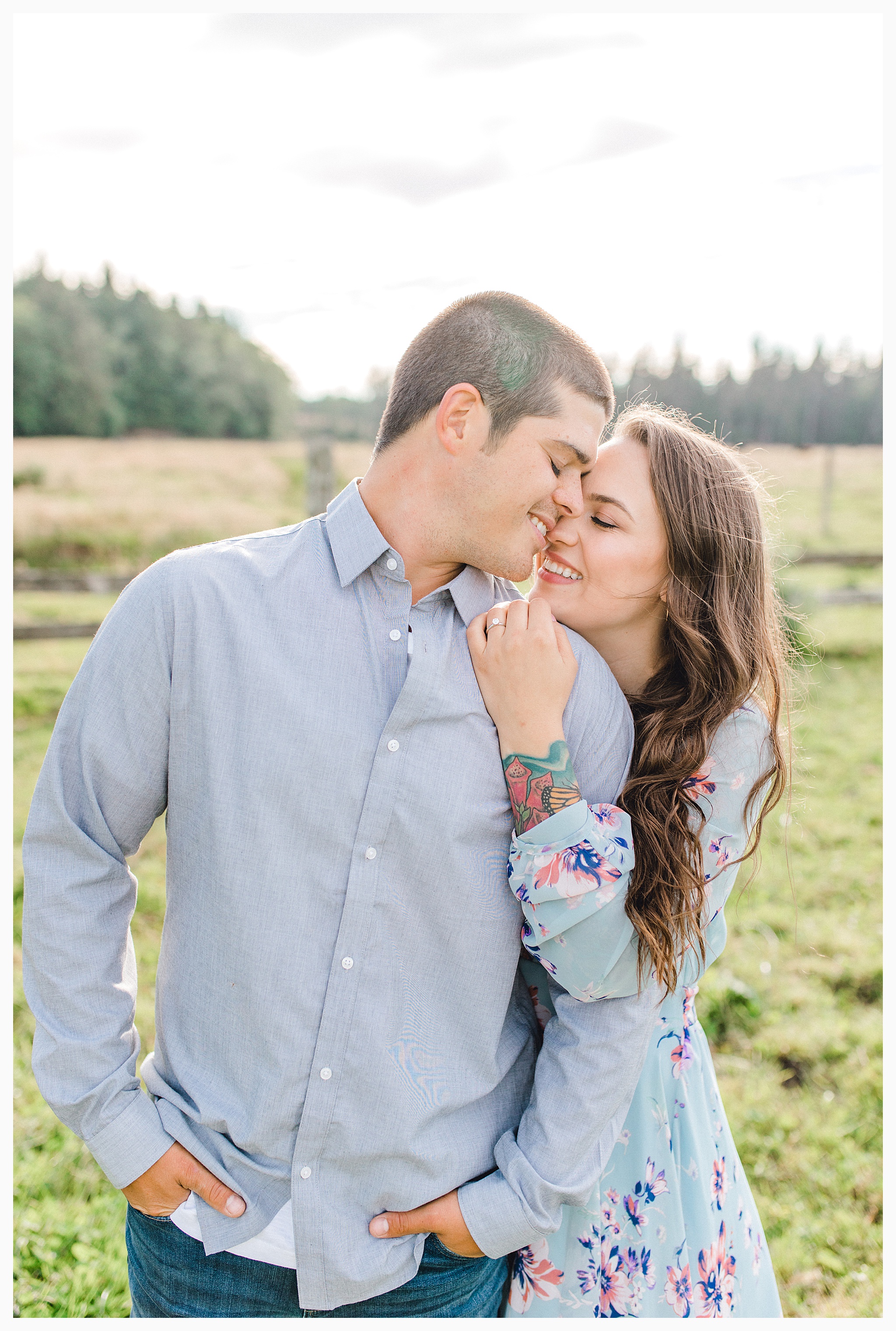 Beautiful evening engagement session on Rose Ranch, Emma Rose Company Seattle and Portland light and airy wedding and portrait photography, what to wear for pictures_0020.jpg
