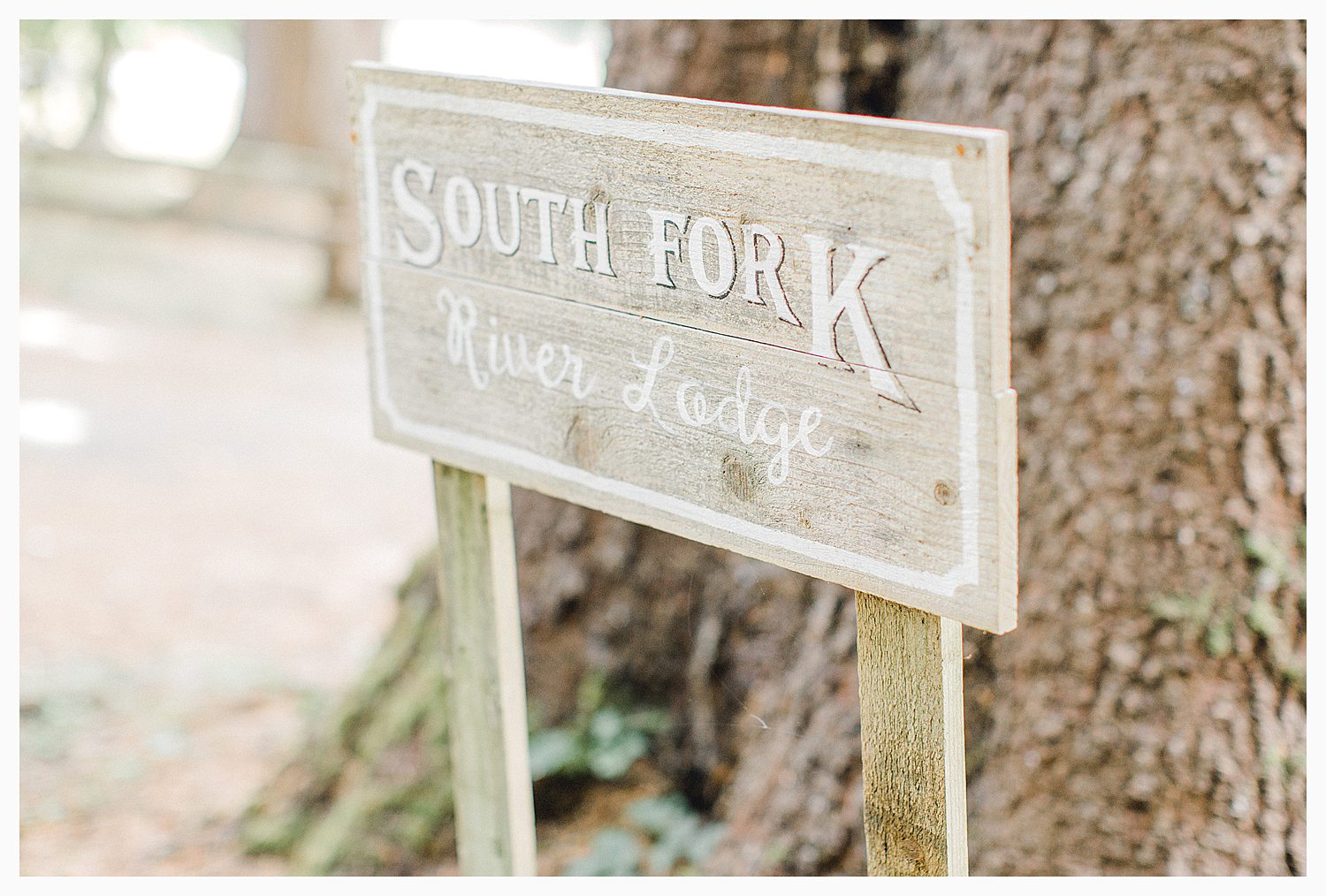 This beautiful lush green Pacific Northwest intimate wedding was a dream, photographed by Emma Rose Company.  From the gorgeous florals by Rhodesia Floral to the succulents and cute wood signs throughout, you will feel inspired._0011.jpg