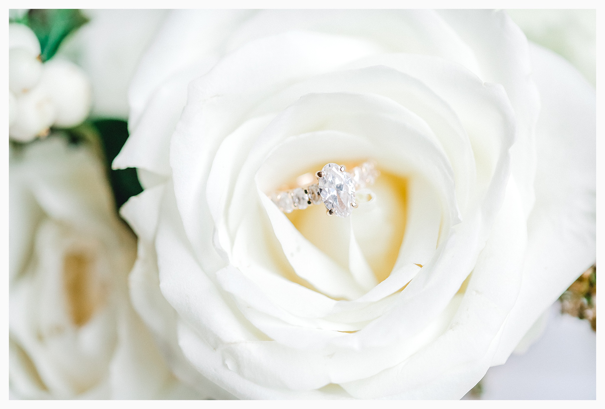 Emma Rose Company Light and Airy Wedding Photographer, Beautiful fall wedding at Rock Creek Gardens Venue in Puyallup, Washington._0010.jpg