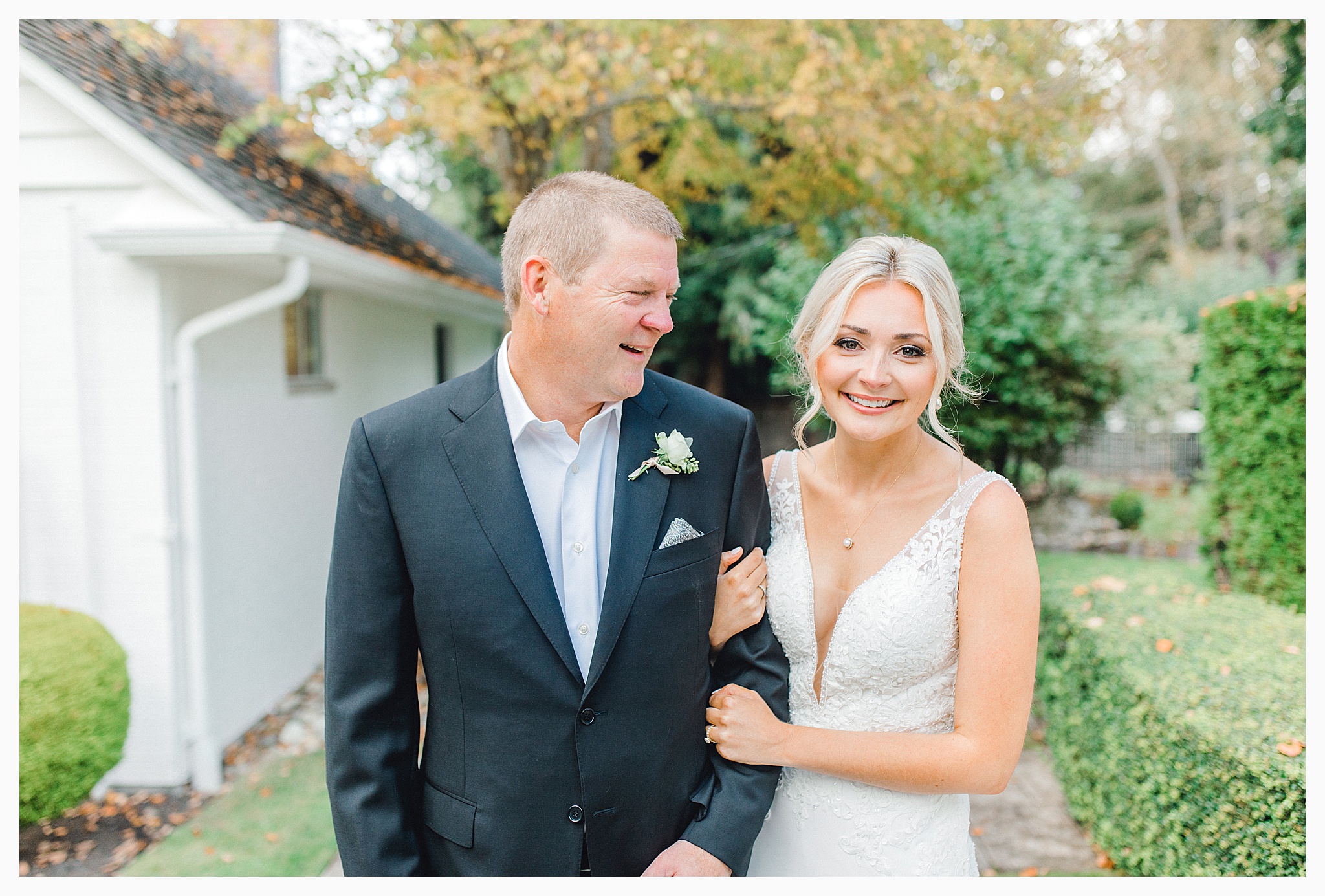 Emma Rose Company Light and Airy Wedding Photographer, Beautiful fall wedding at Rock Creek Gardens Venue in Puyallup, Washington._0020.jpg