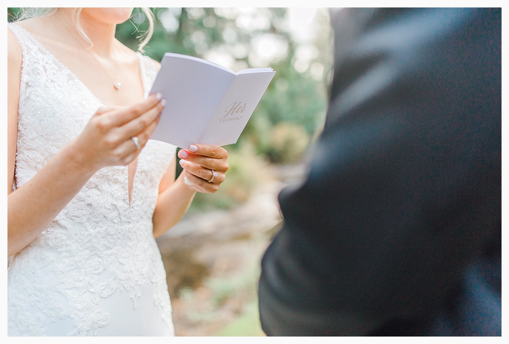 Emma Rose Company Light and Airy Wedding Photographer, Beautiful fall wedding at Rock Creek Gardens Venue in Puyallup, Washington._0025.jpg